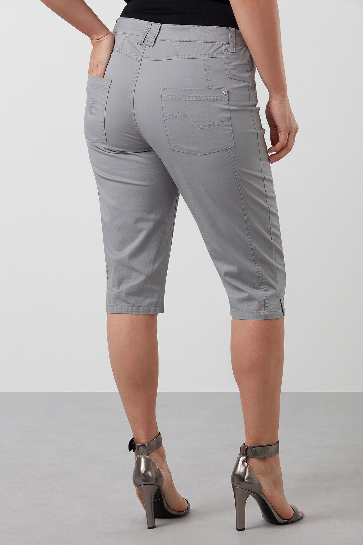 Pantalon corsaire en coton image number 3