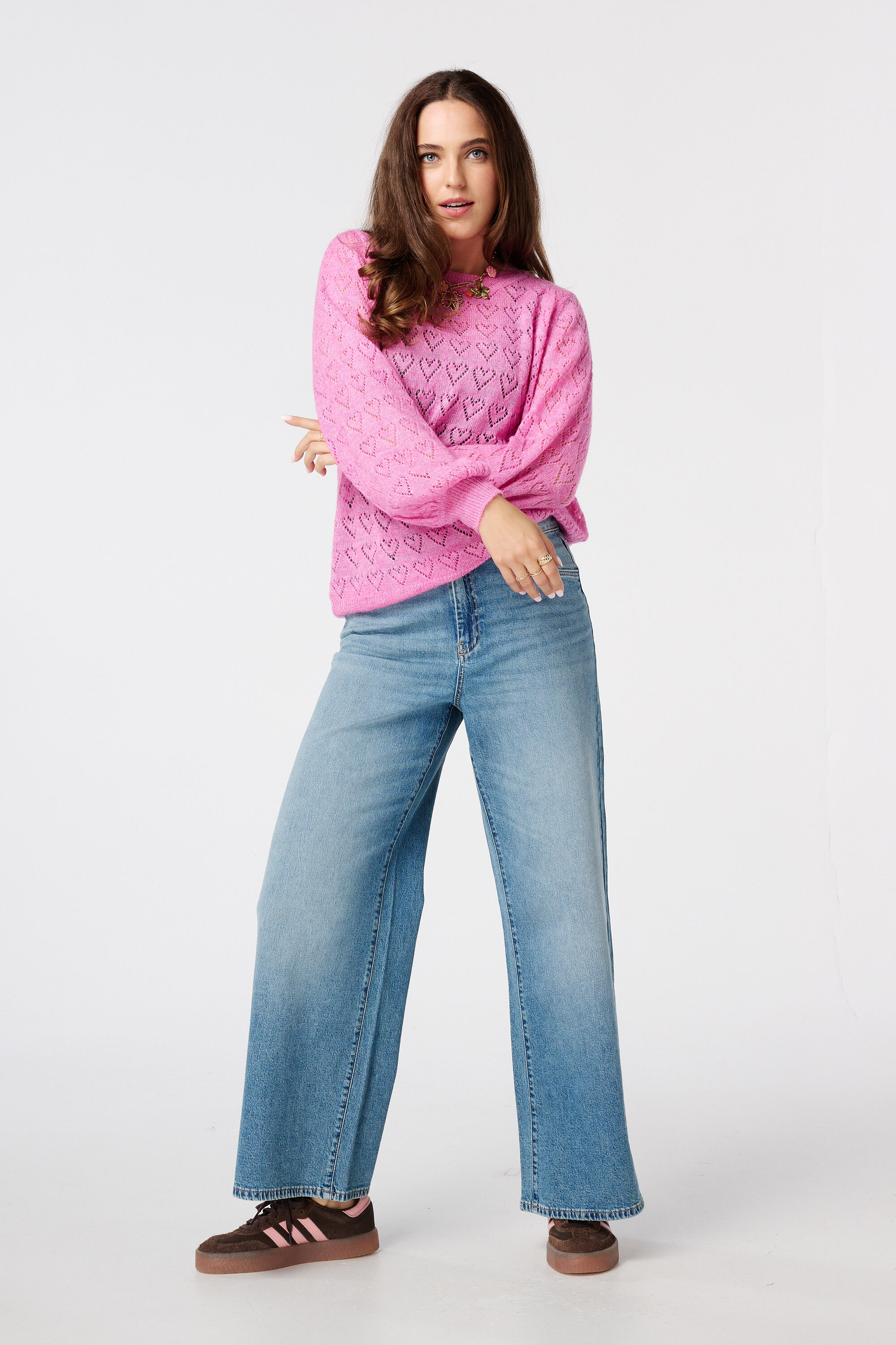 Pull ajour&eacute; avec motif c&oelig;urs image number 5