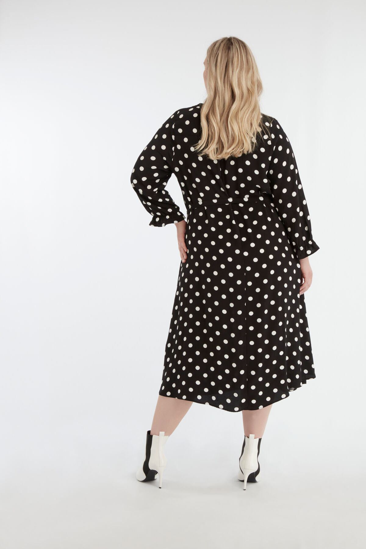 Robe à 2025 gros pois