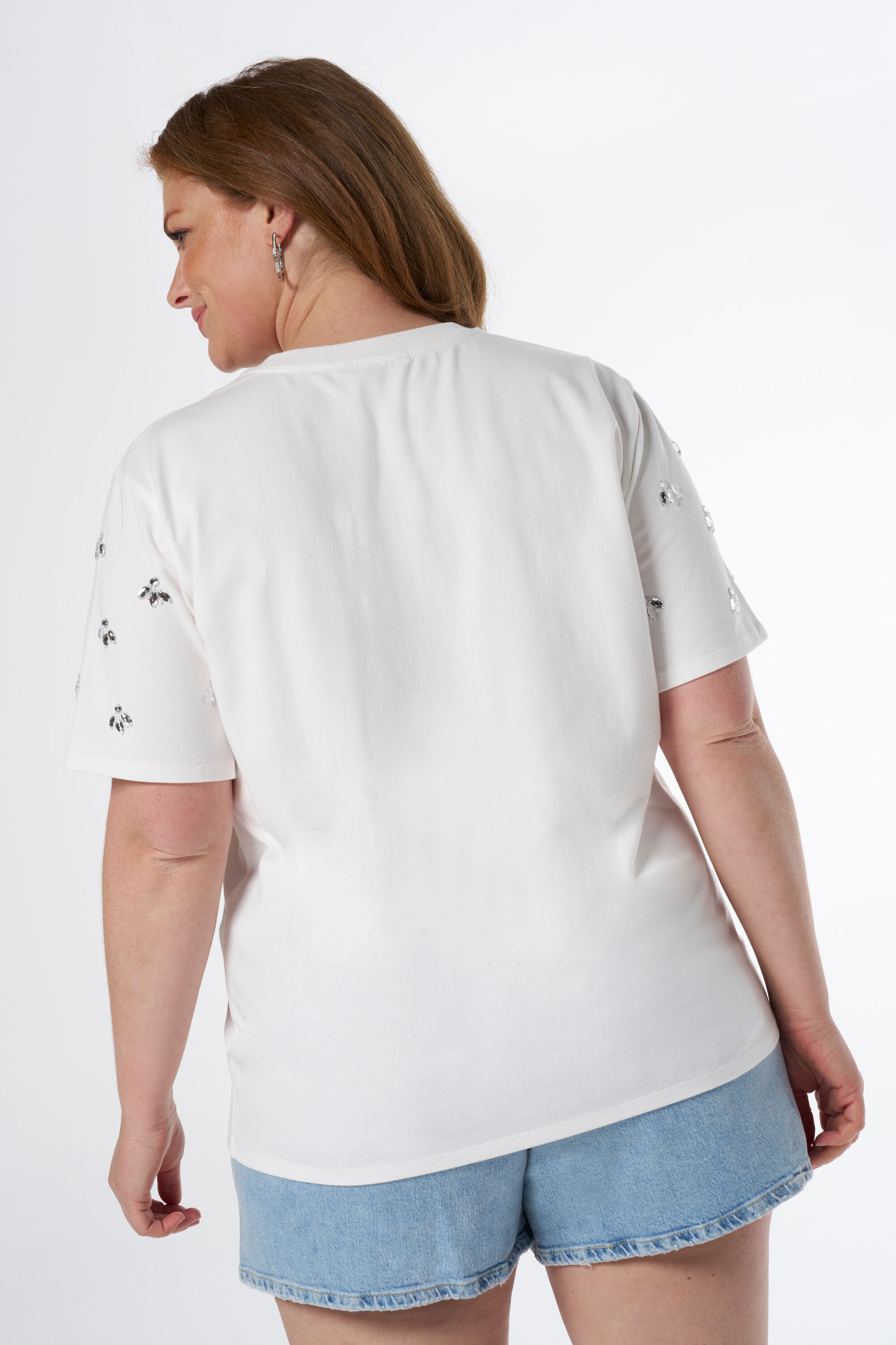 T-shirt avec d&eacute;tails fantaisie sur les manches image number 3