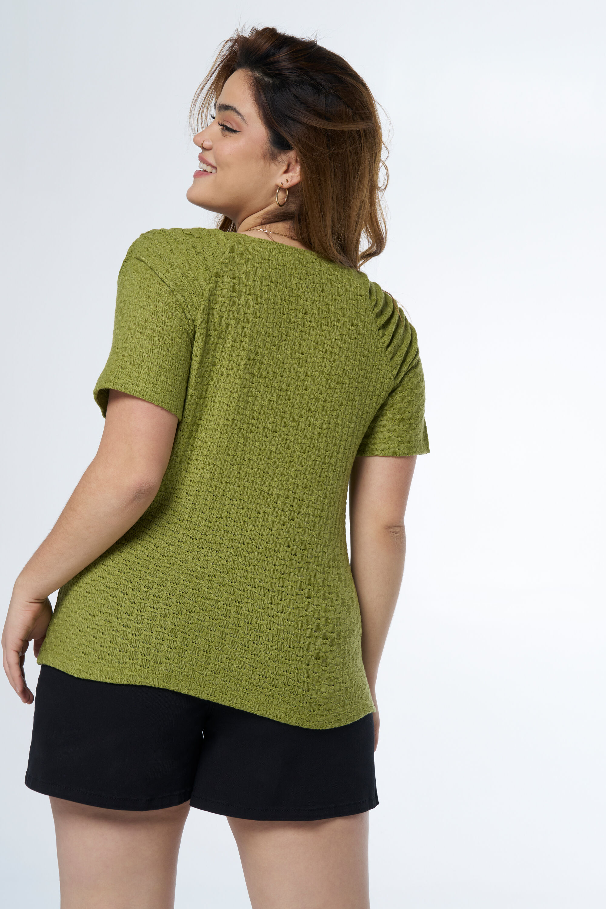 Haut tiss&eacute; avec col en V image number 3