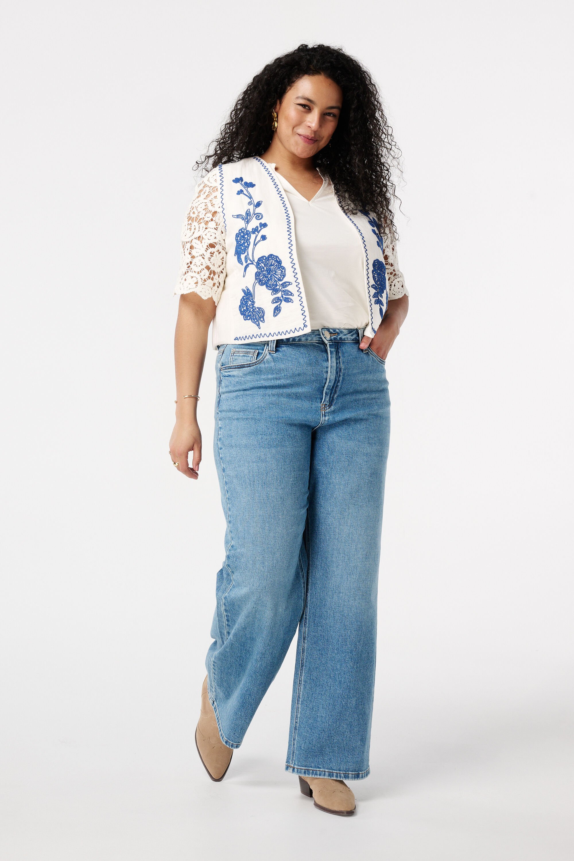 Gilet brod&eacute; image number 5