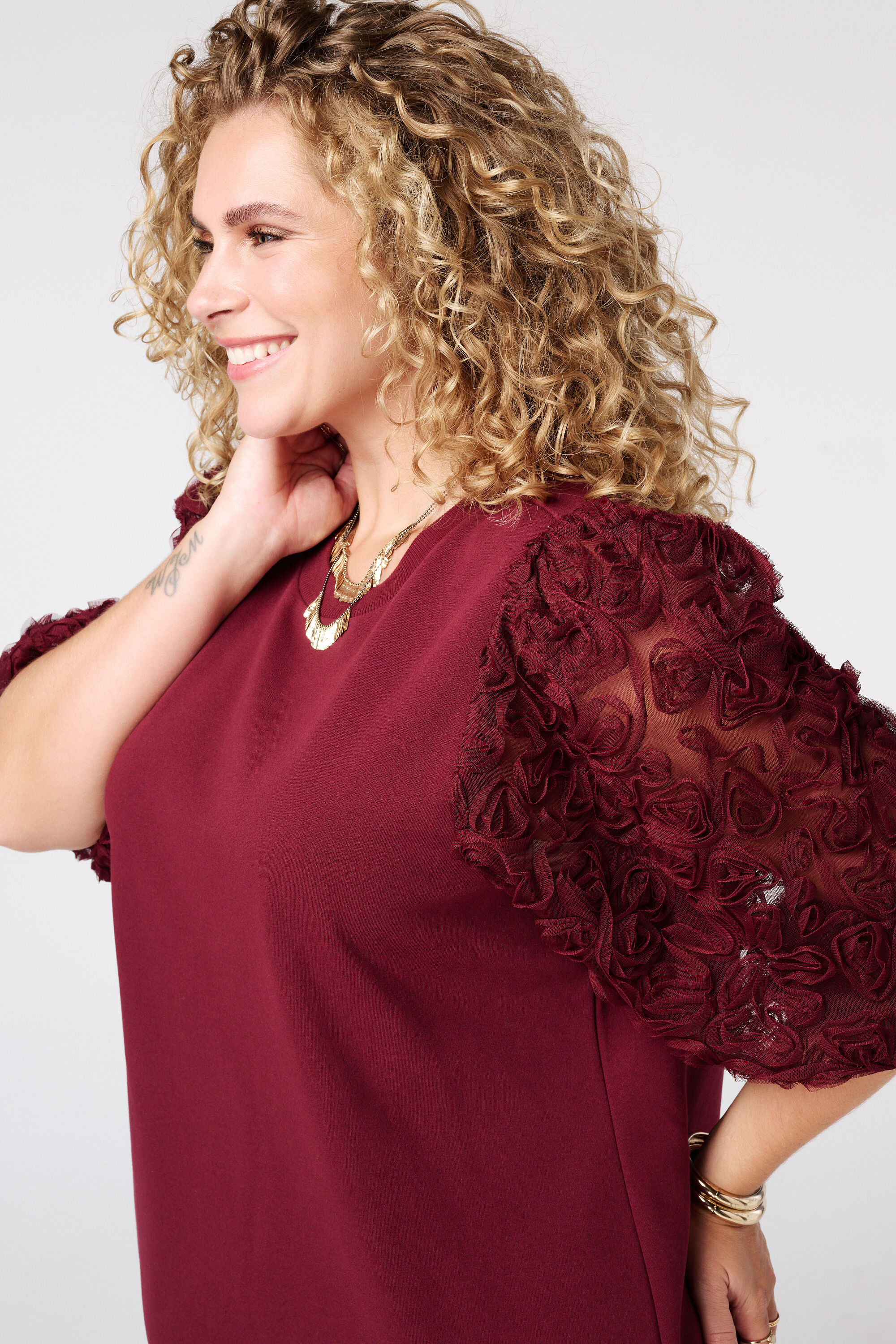 Robe sweat &agrave; manches transparentes et imprim&eacute; image number 4