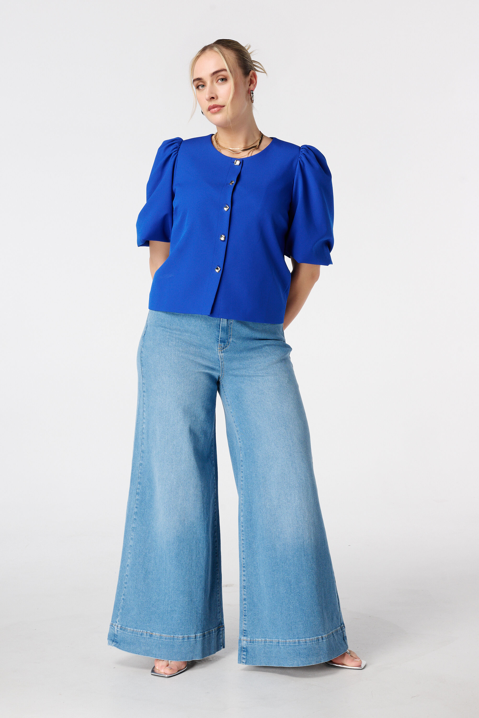 Blazer &agrave; manches bouffantes courtes image number 5