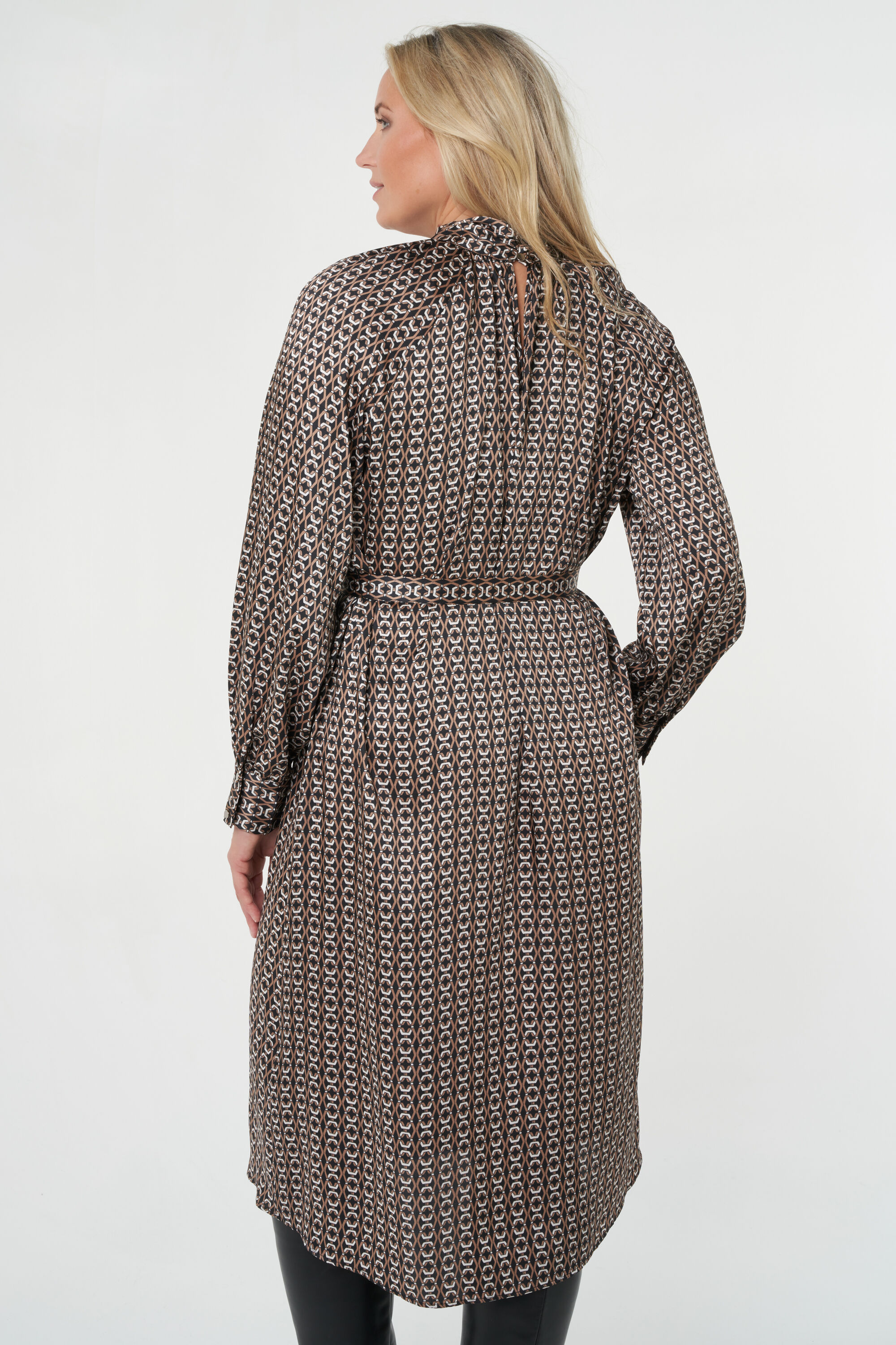 Robe &agrave; imprim&eacute; graphique image number 3