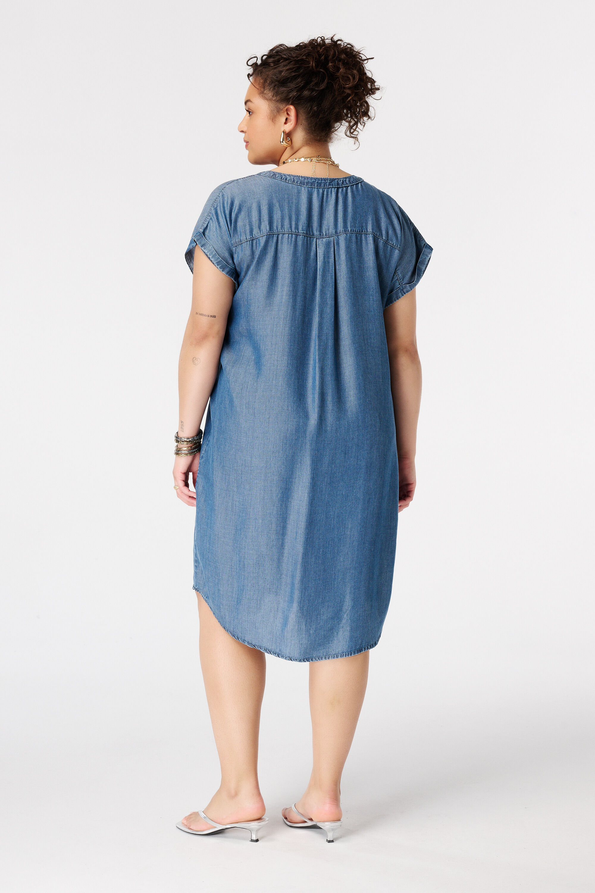 Robe en jean avec col en V image number 3