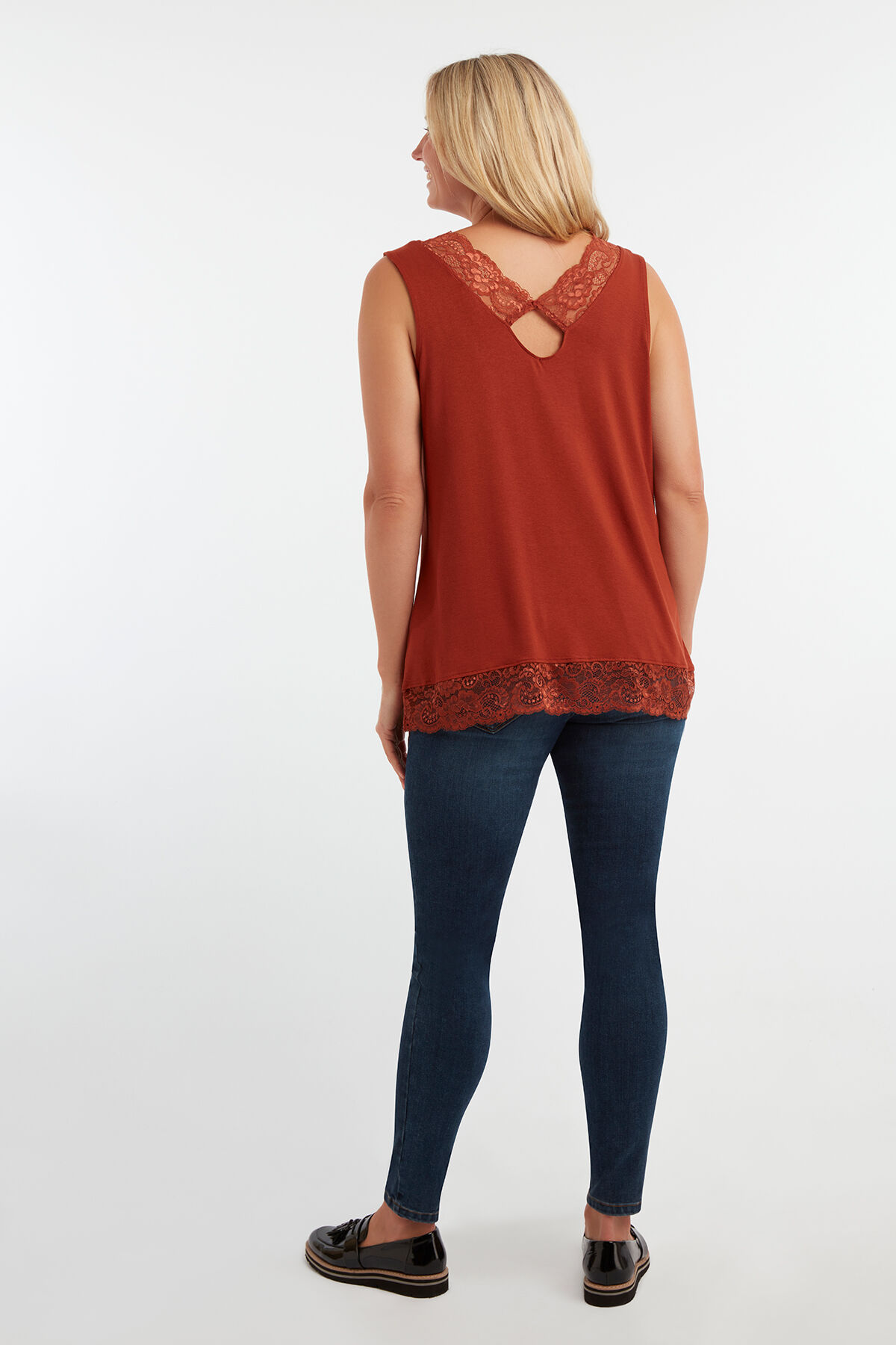 Haut sans manches avec dentelle image number 4