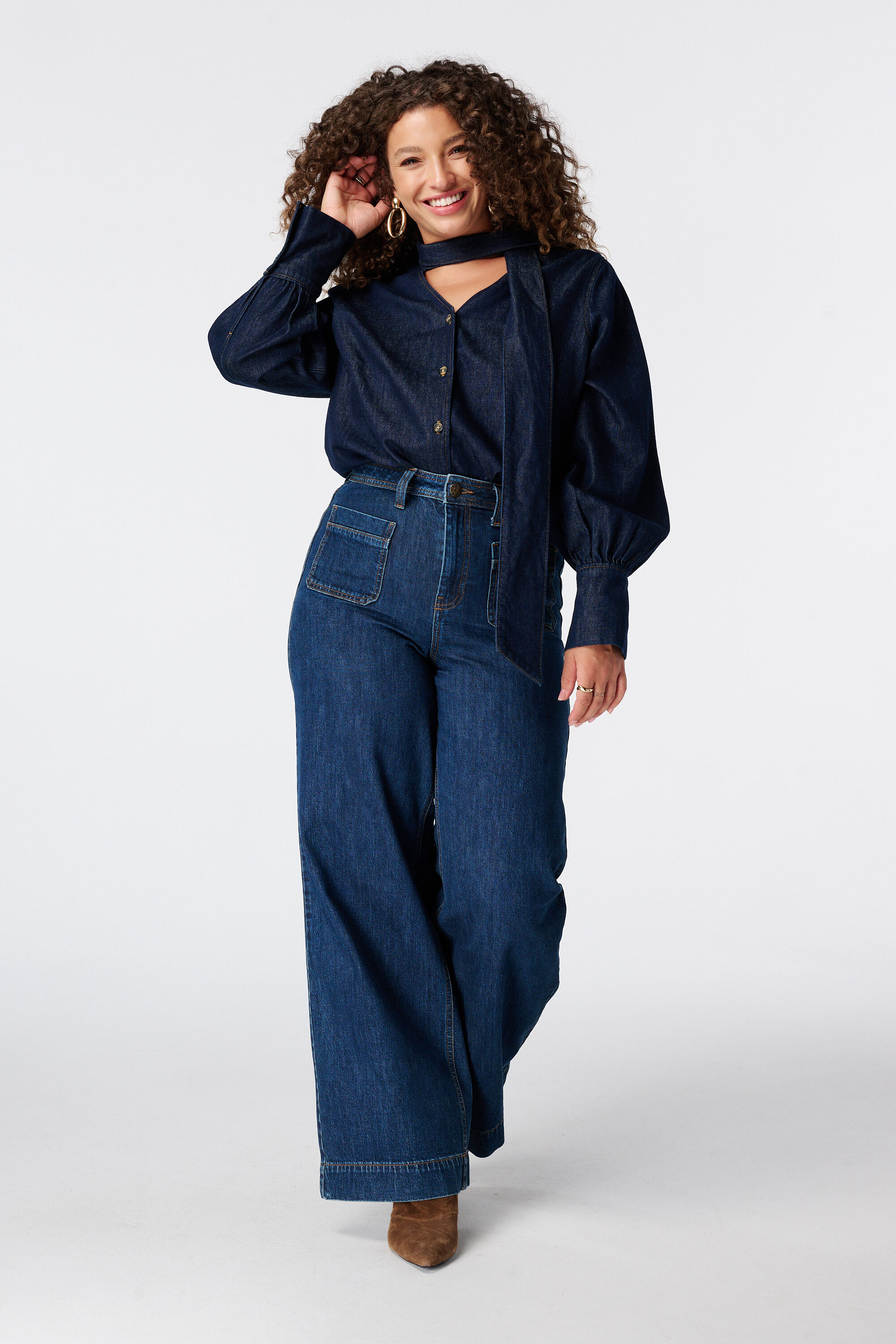 Blouse en denim avec foulard image number 5