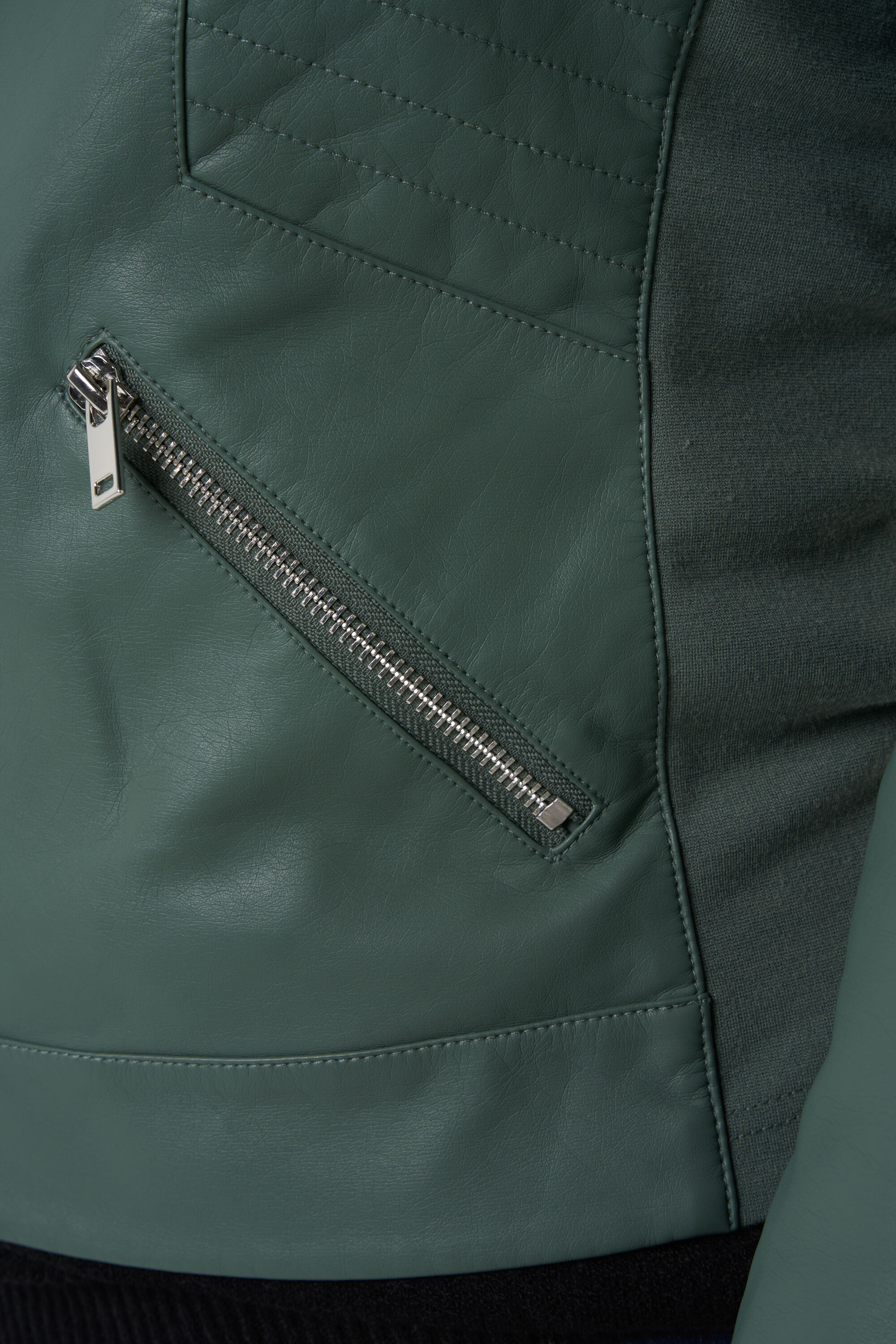 Veste en similicuir image number 5