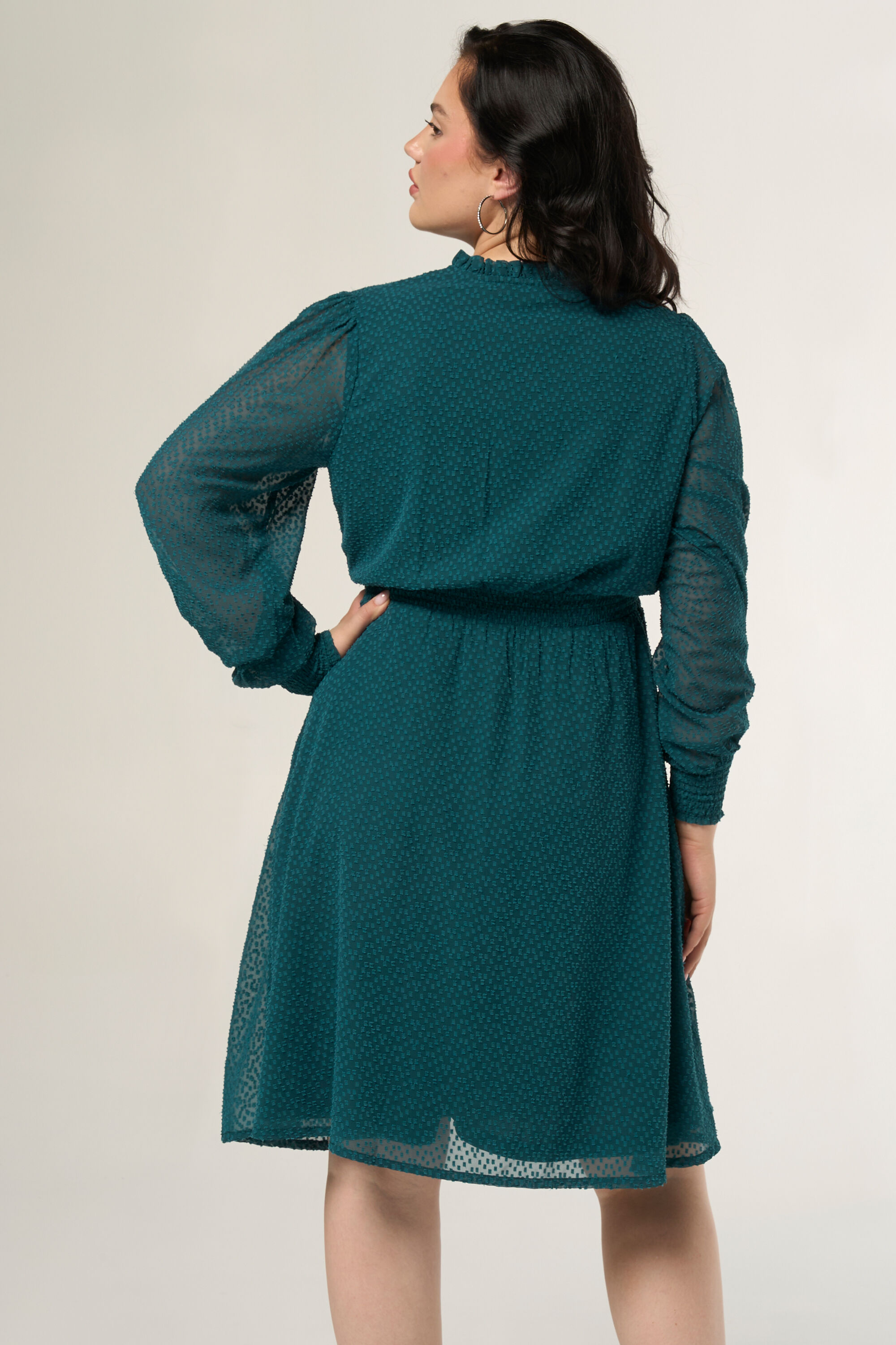 Robe &agrave; boutons image number 3