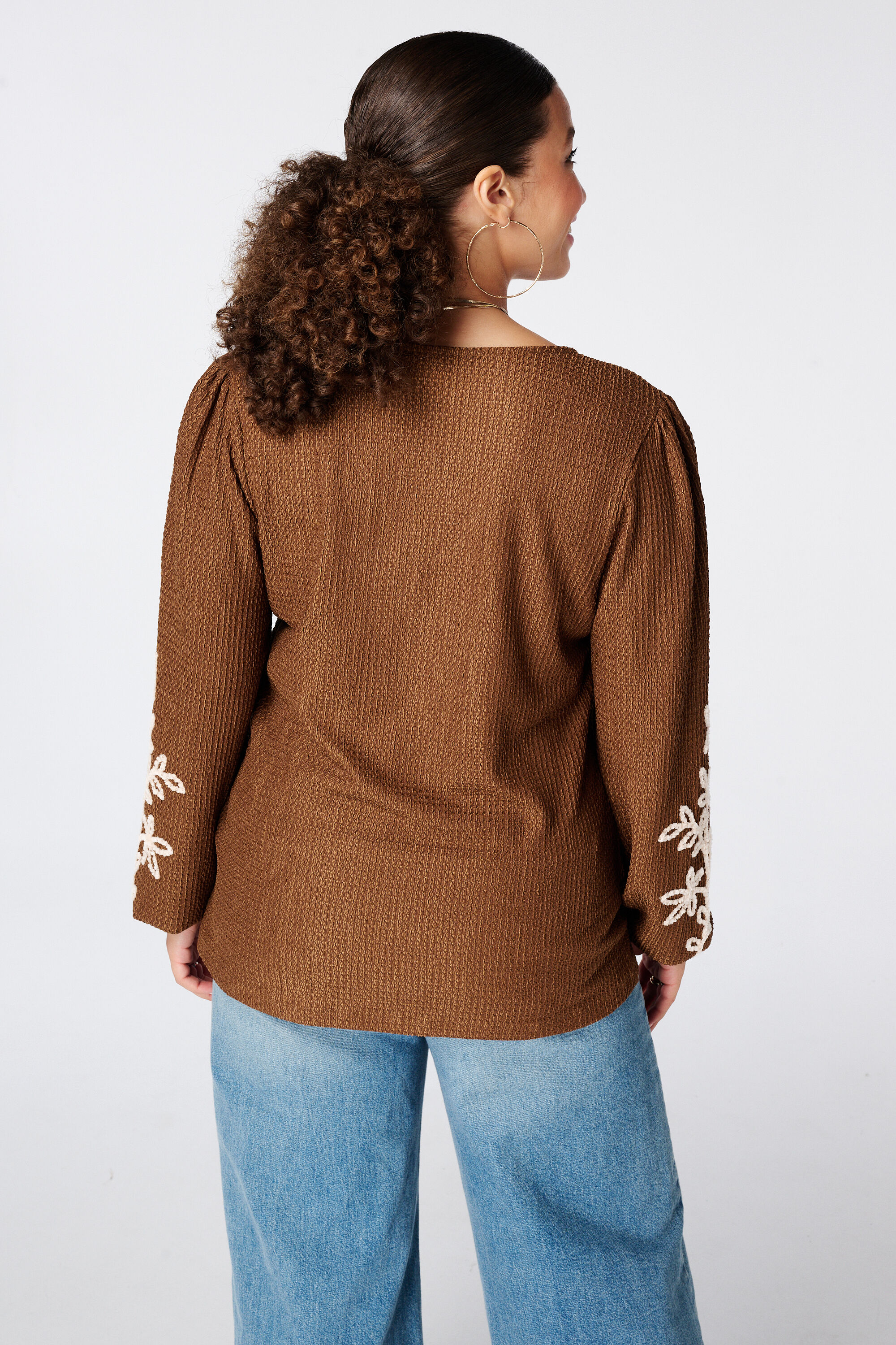 Haut avec broderie image number 3