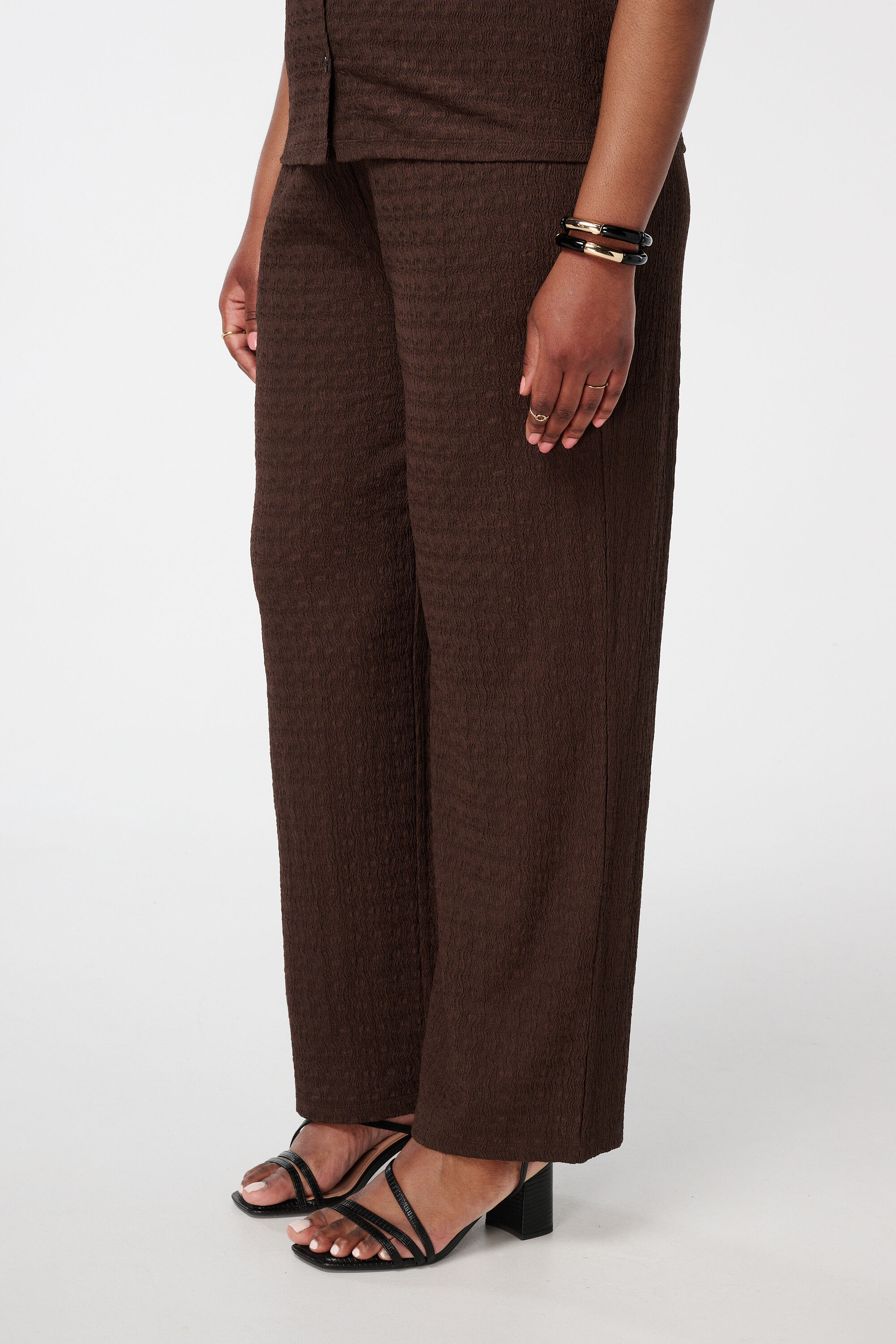 Pantalon textur&eacute; avec ceinture &agrave; n&oelig;ud image number 5