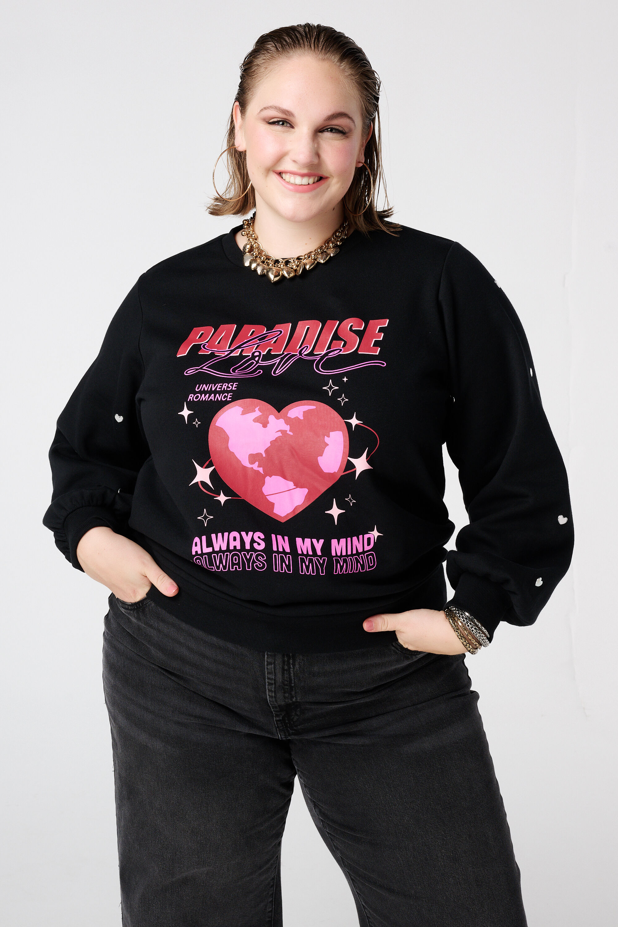 Sweat-shirt imprim&eacute; avec c&oelig;urs