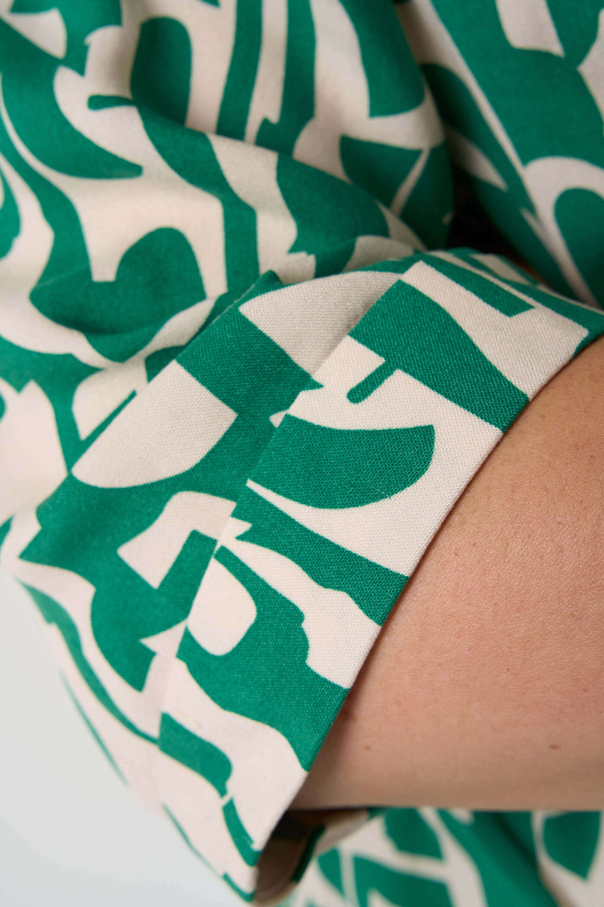 Chemisier &agrave; imprim&eacute; graphique image number 5