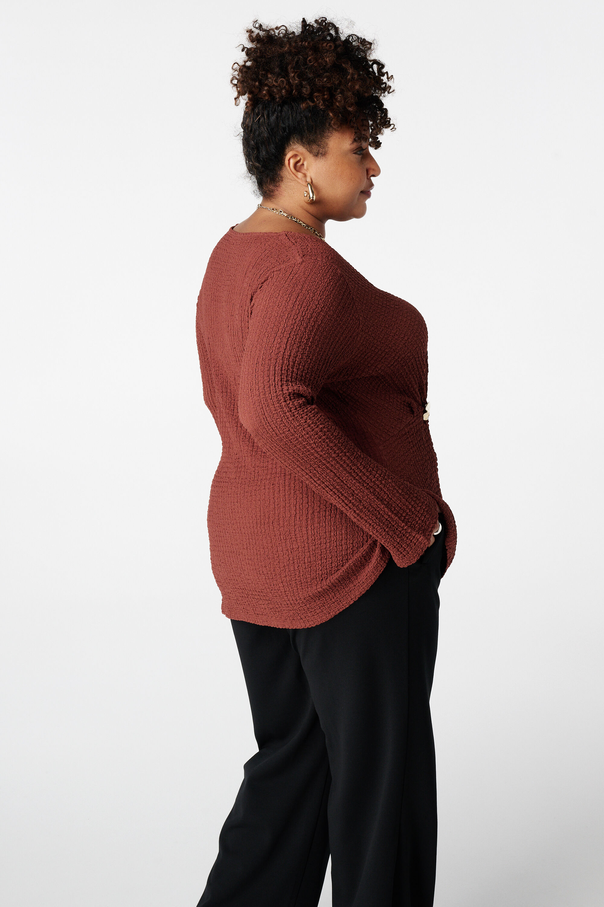 Haut avec d&eacute;tail nou&eacute; image number 3