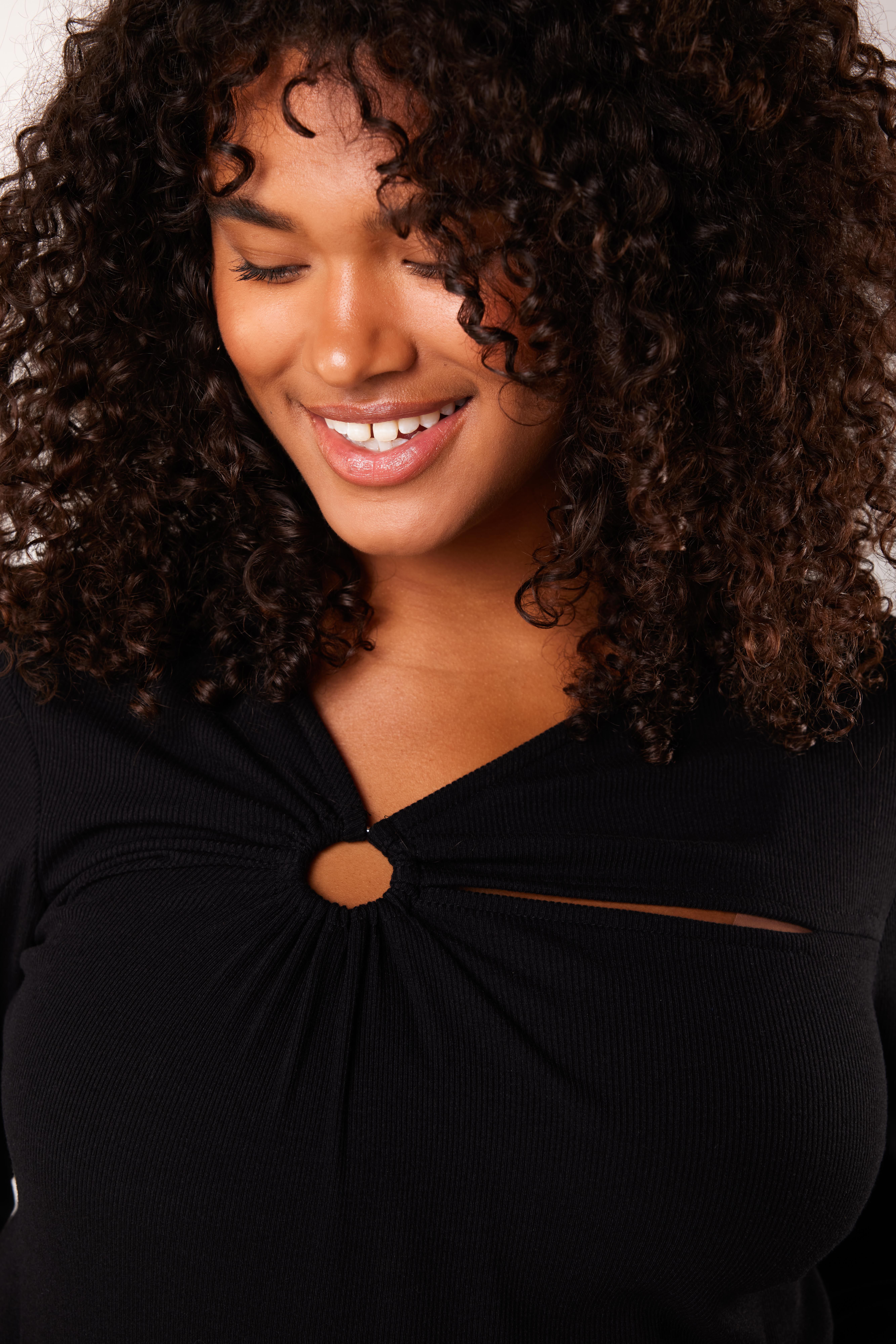 Haut asym&eacute;trique image number 5