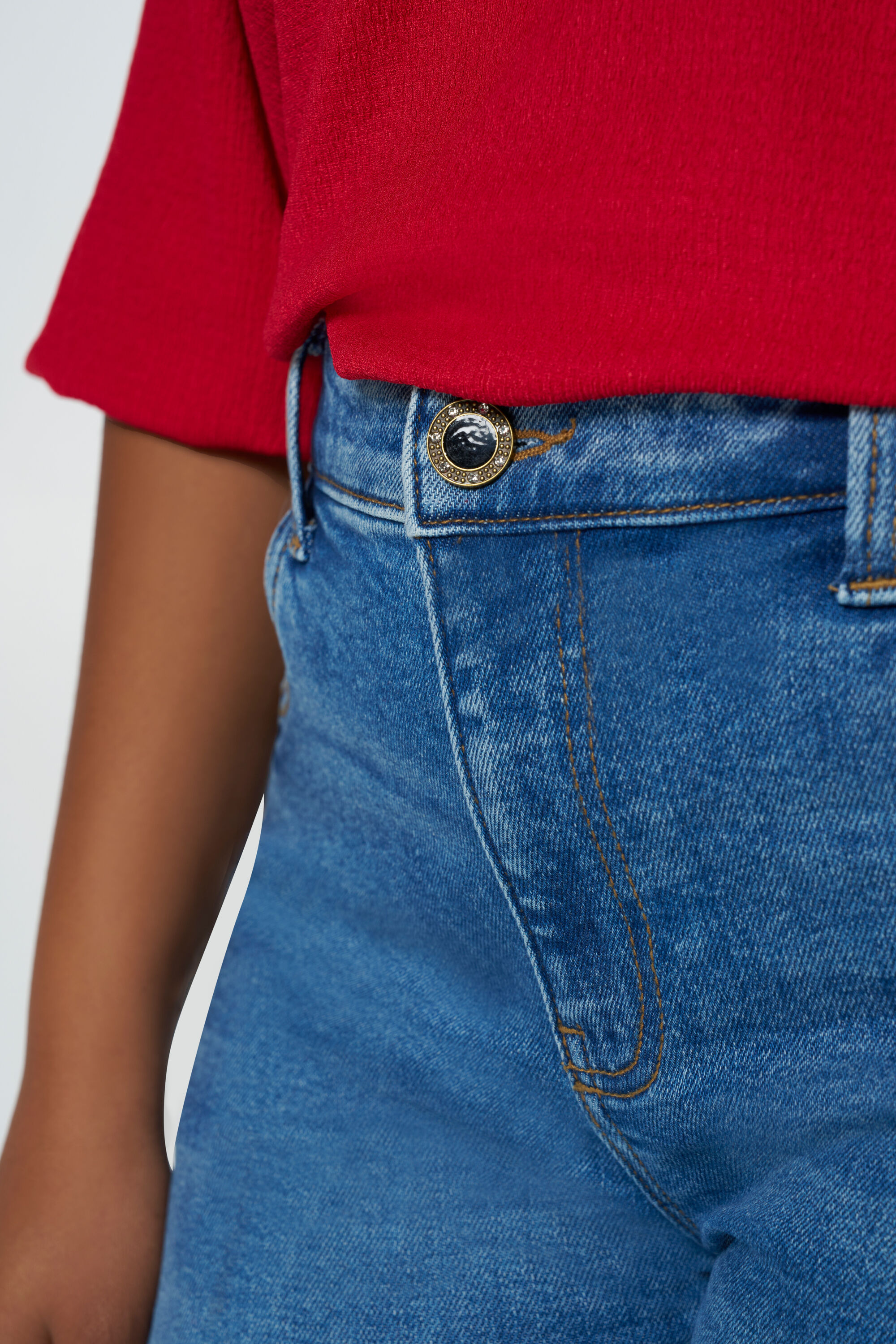 Jean &agrave; jambe droite image number 4