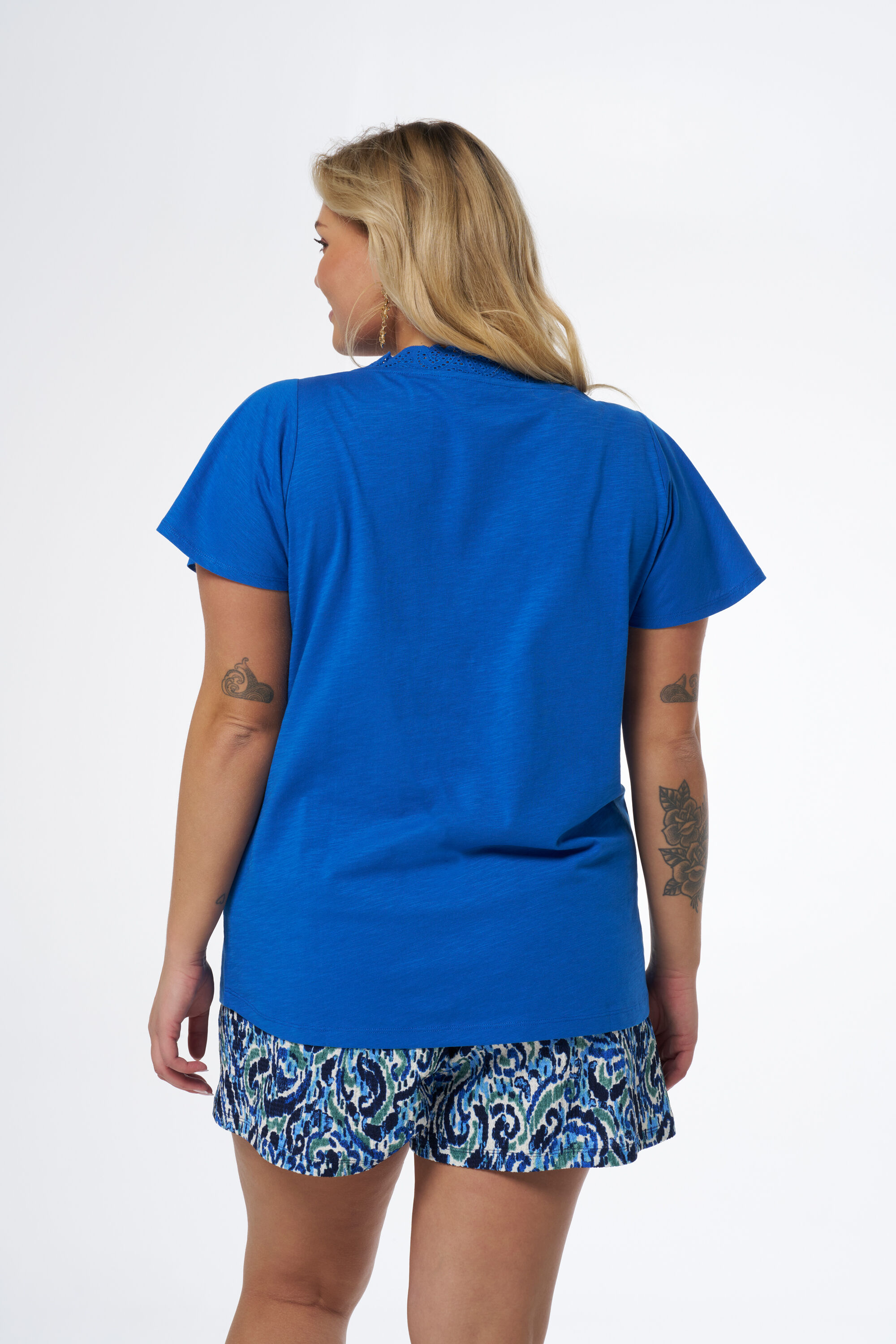 T-shirt avec des d&eacute;tails brod&eacute;s image number 3