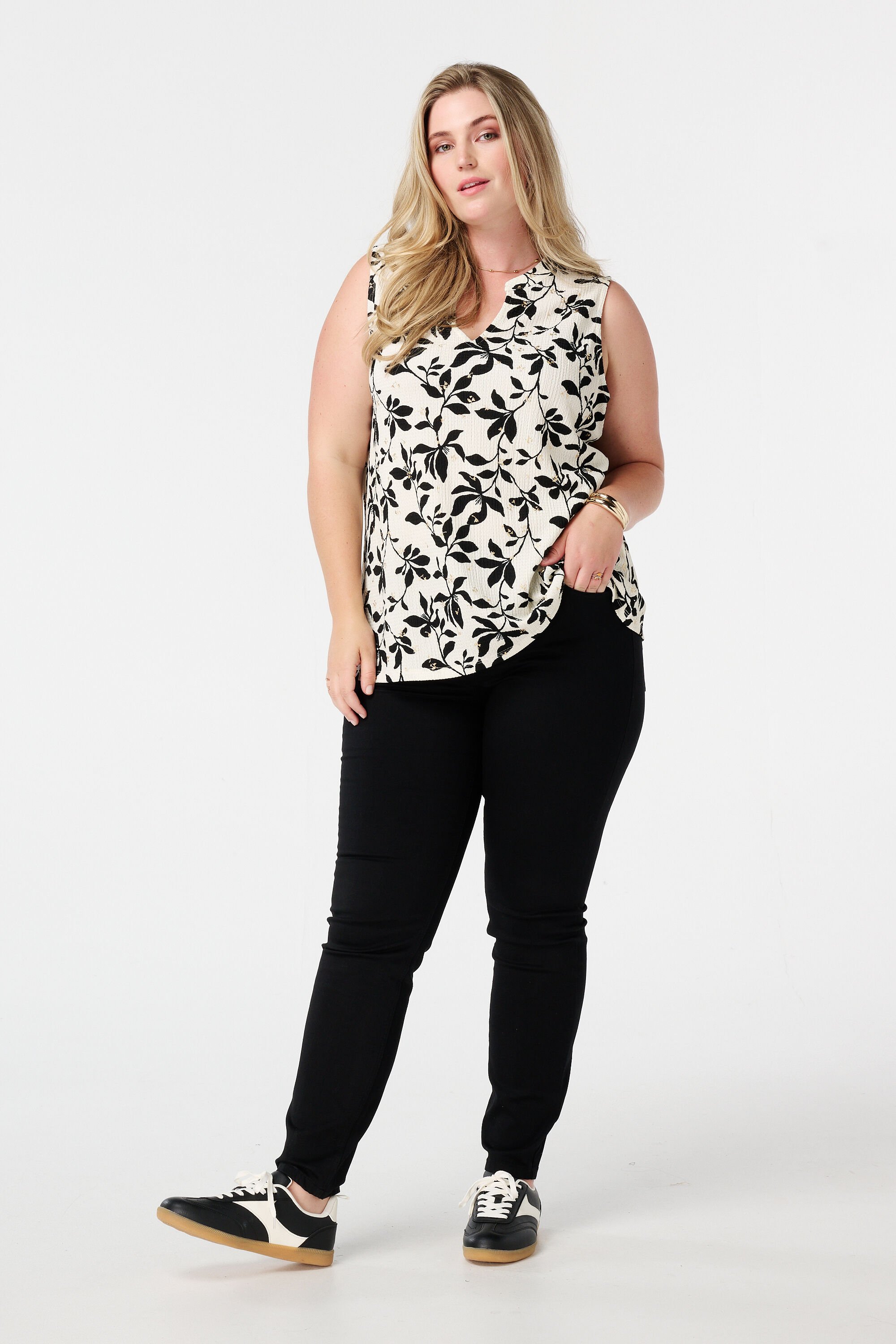 Top sans manches imprim&eacute; image number 5