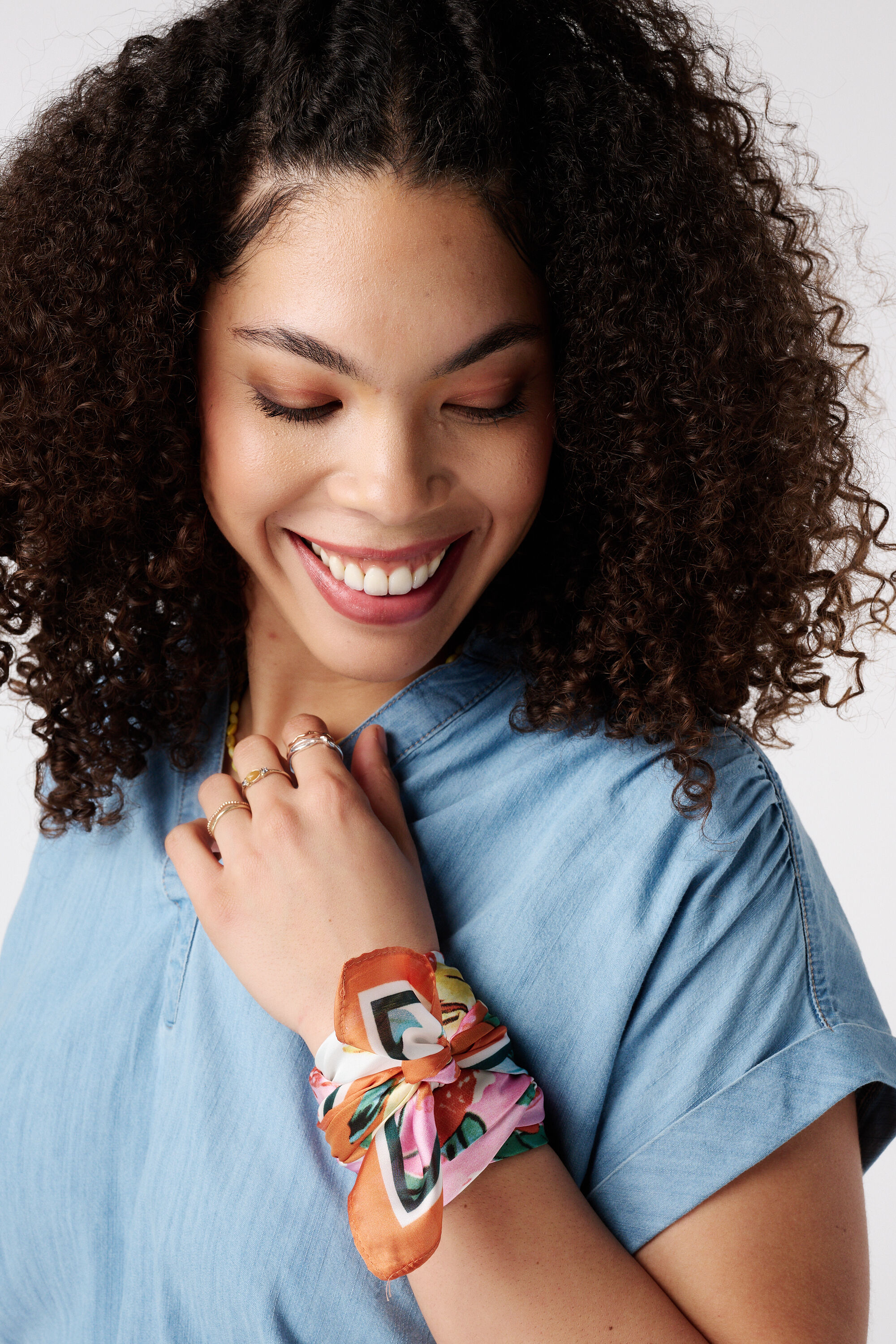 Foulard &agrave; imprim&eacute; estival image number 2