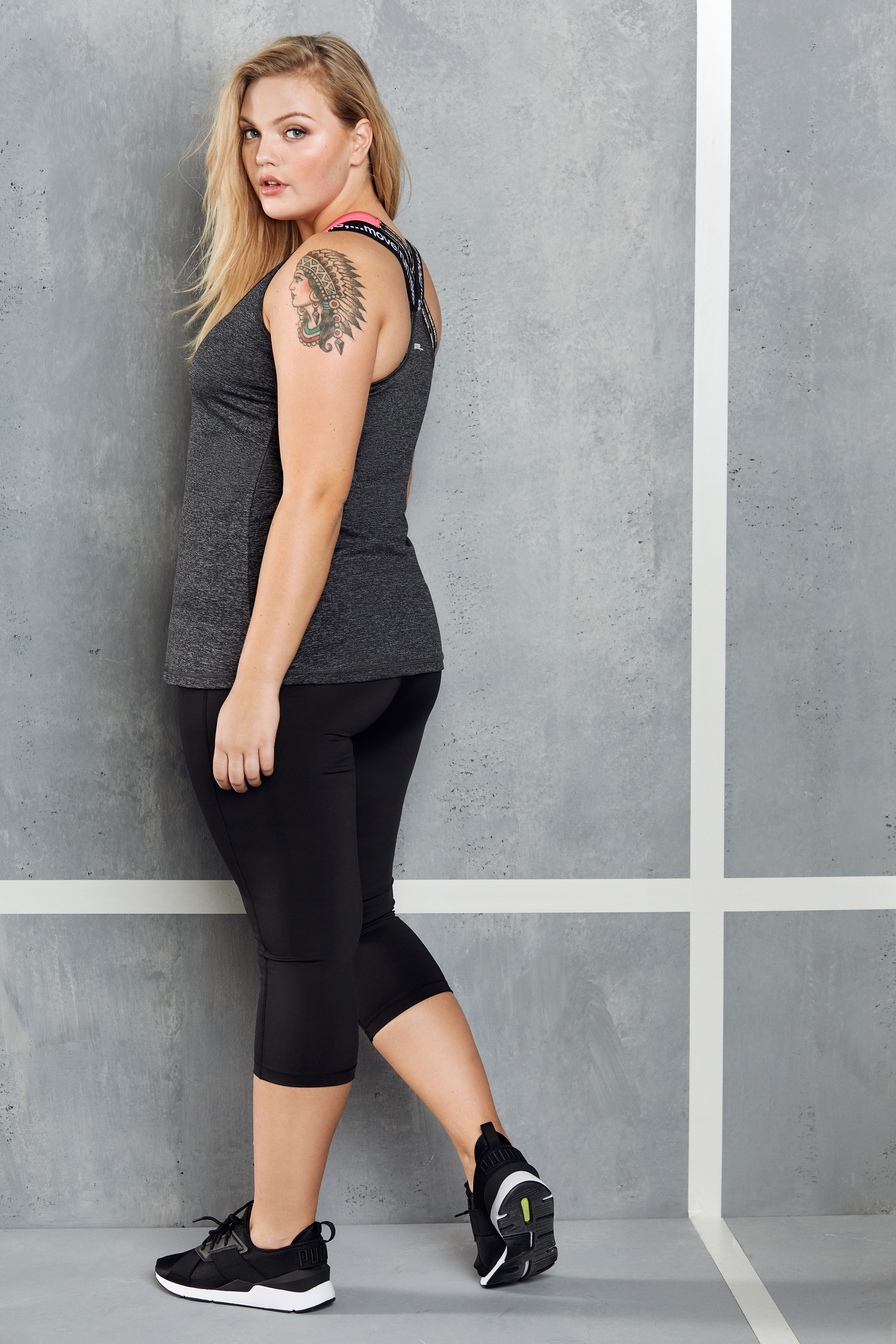 D&eacute;bardeur avec bretelles crois&eacute;es  image number 4