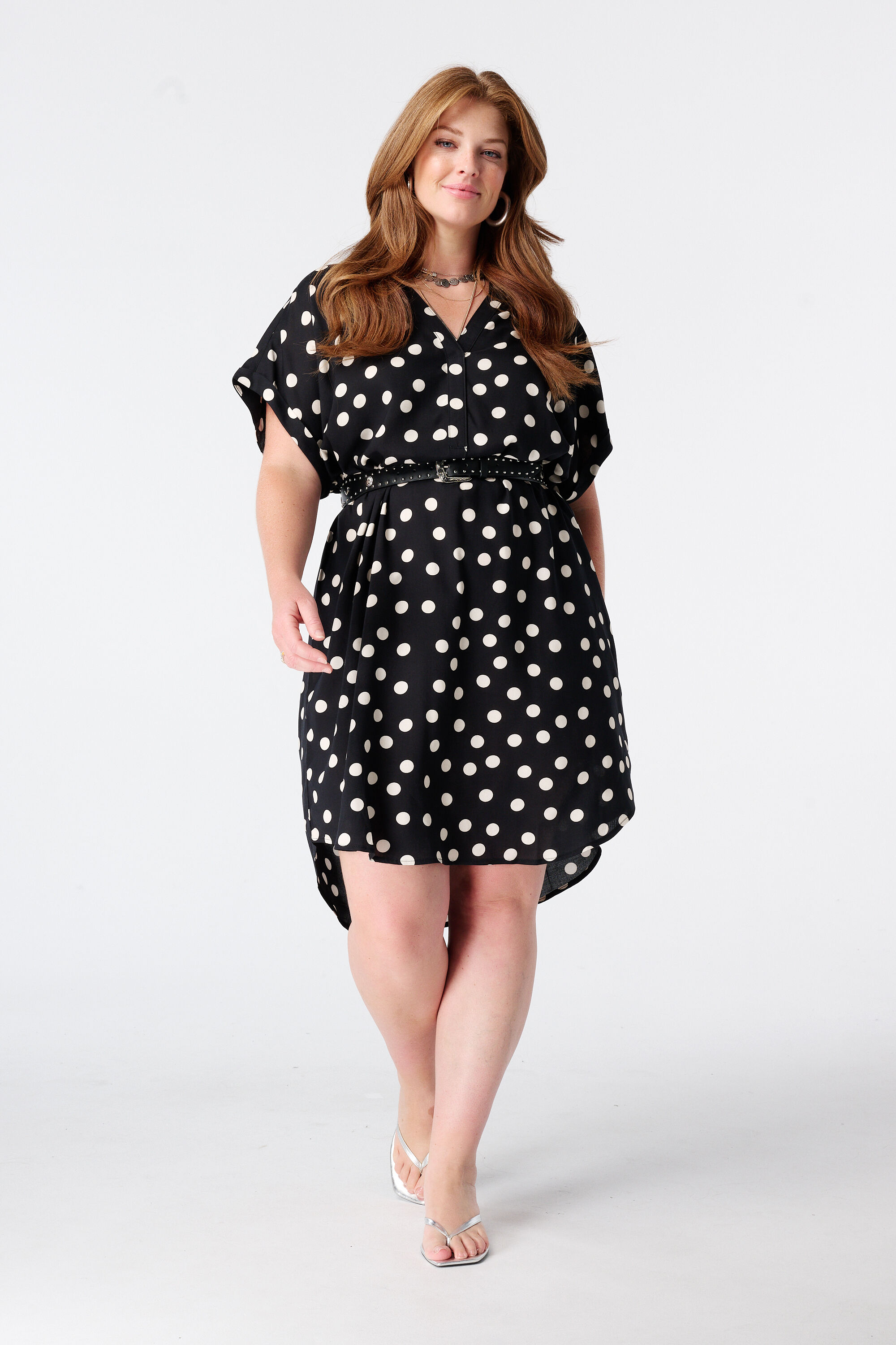 Robe &agrave; encolure en V