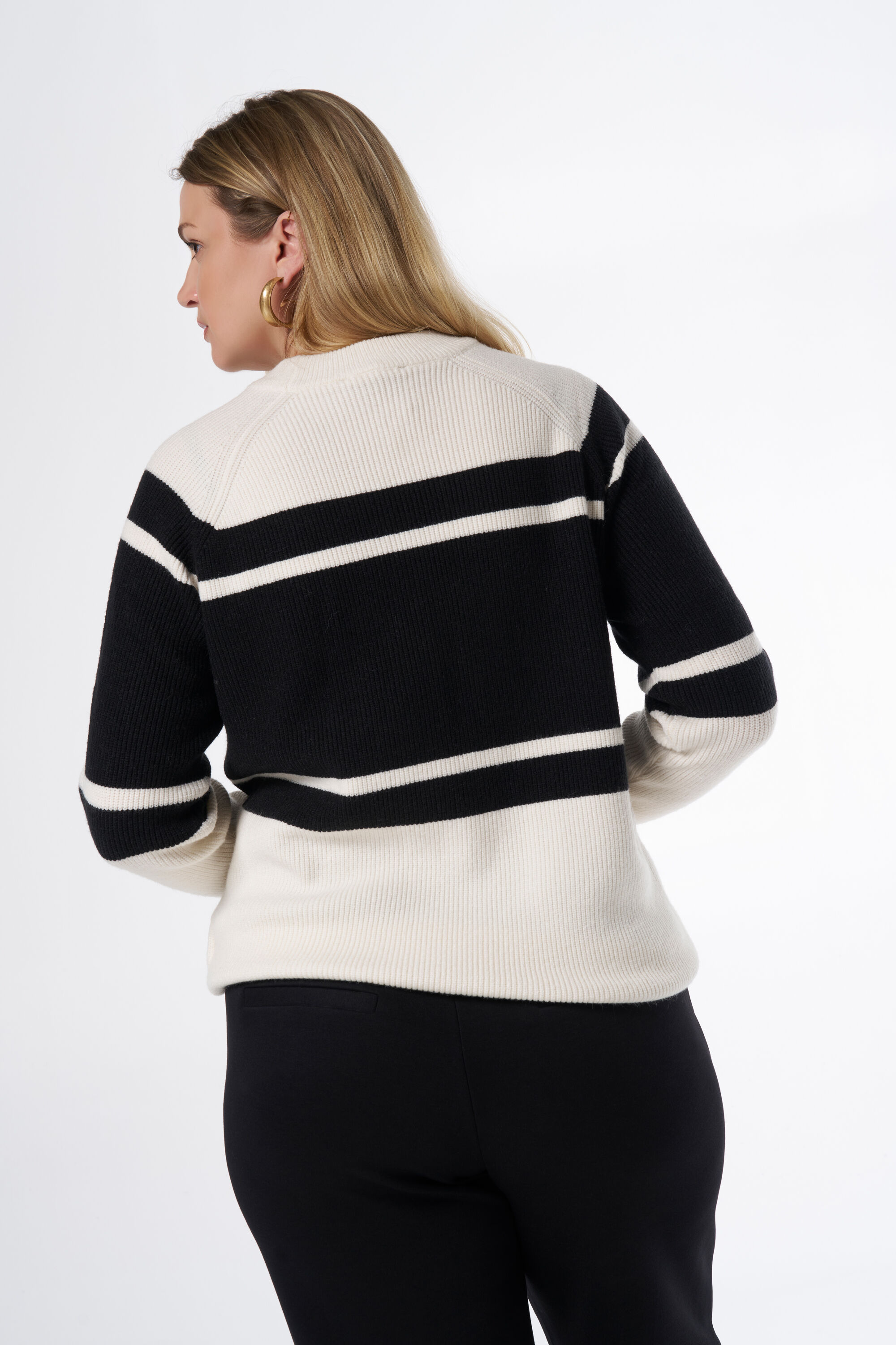 Pull sportif image number 3