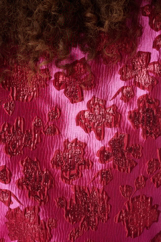 Haut jacquard pailleté à manches bouffantes image number 6