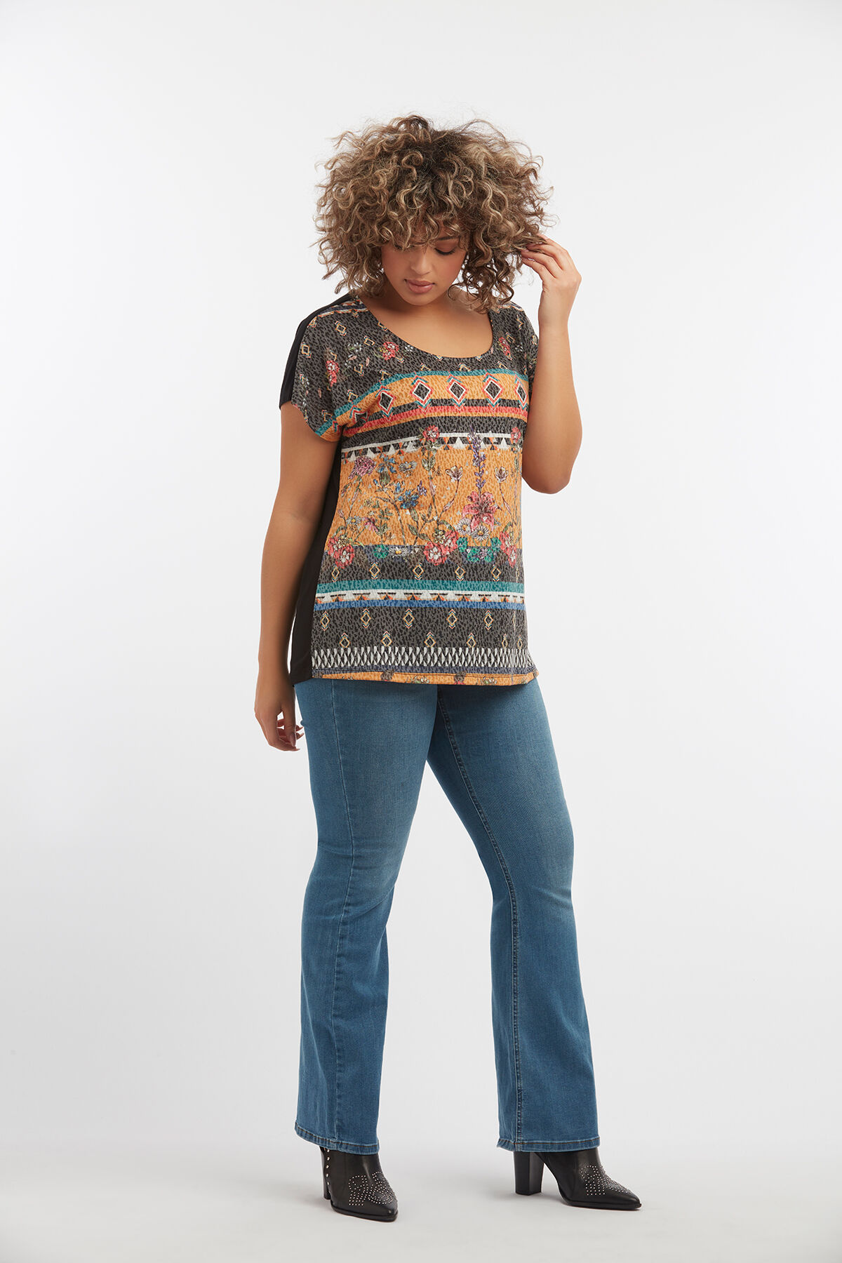 T-shirt avec empi&egrave;cement imprim&eacute; image number 3