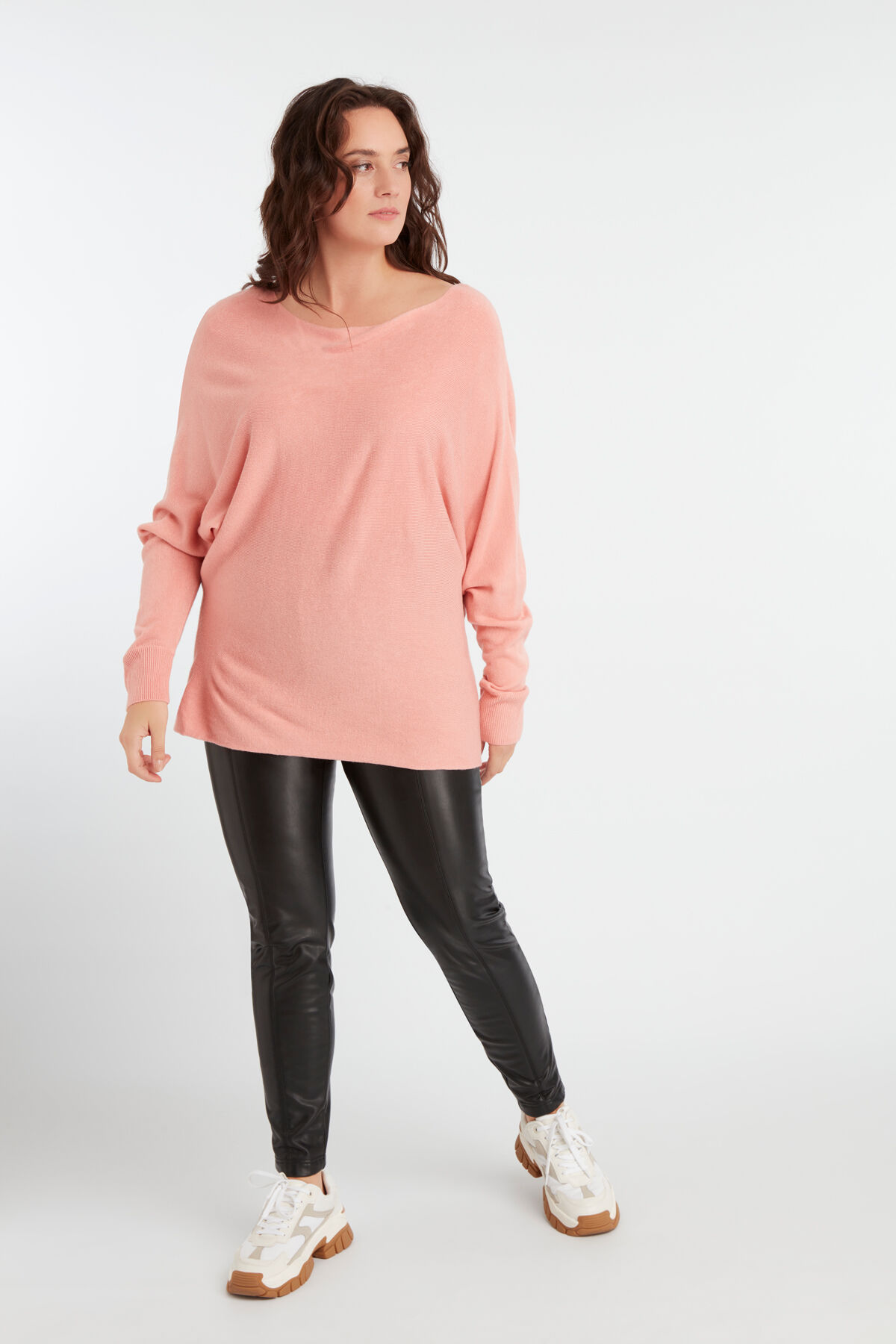 Pull-over &agrave; manches chauve-souris image number 4