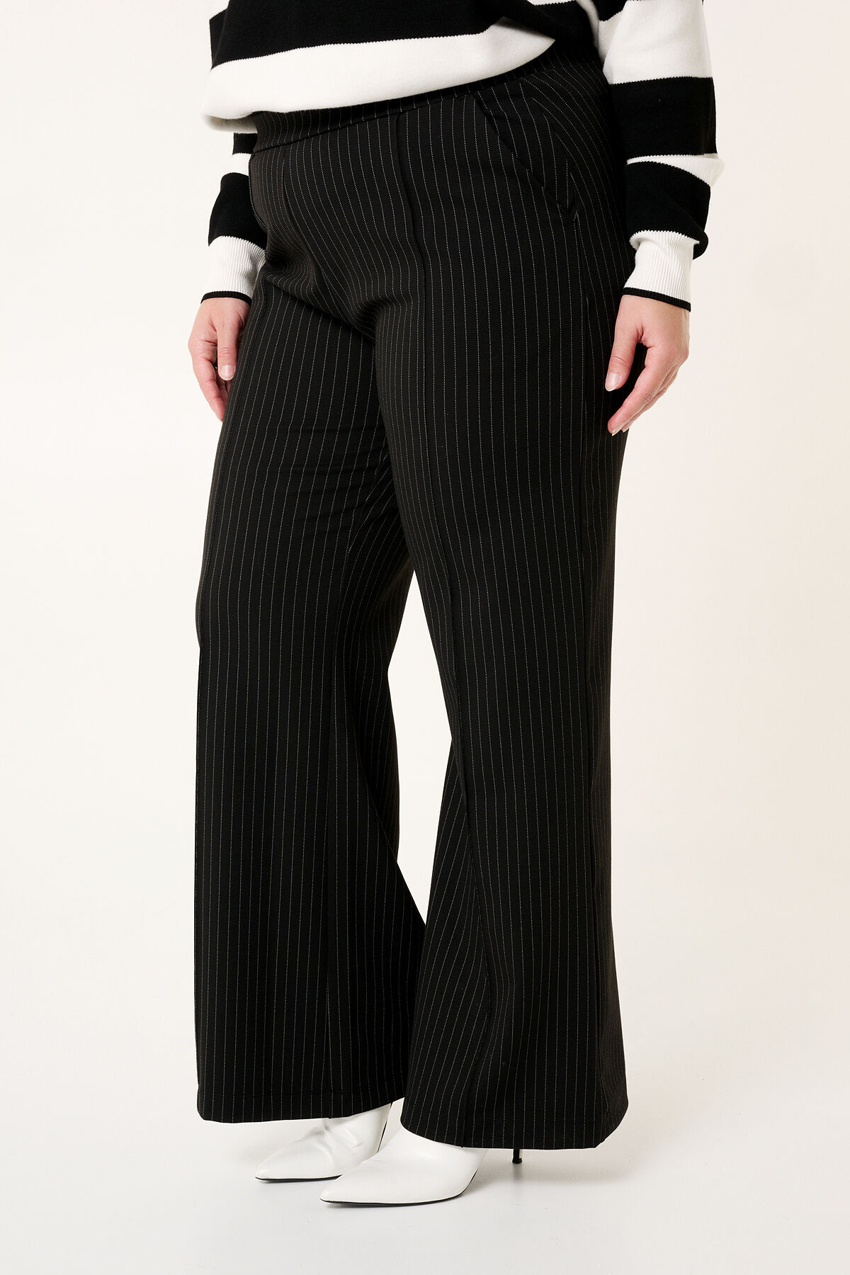 Pantalon &agrave; rayures craie et jambes larges  image number 5