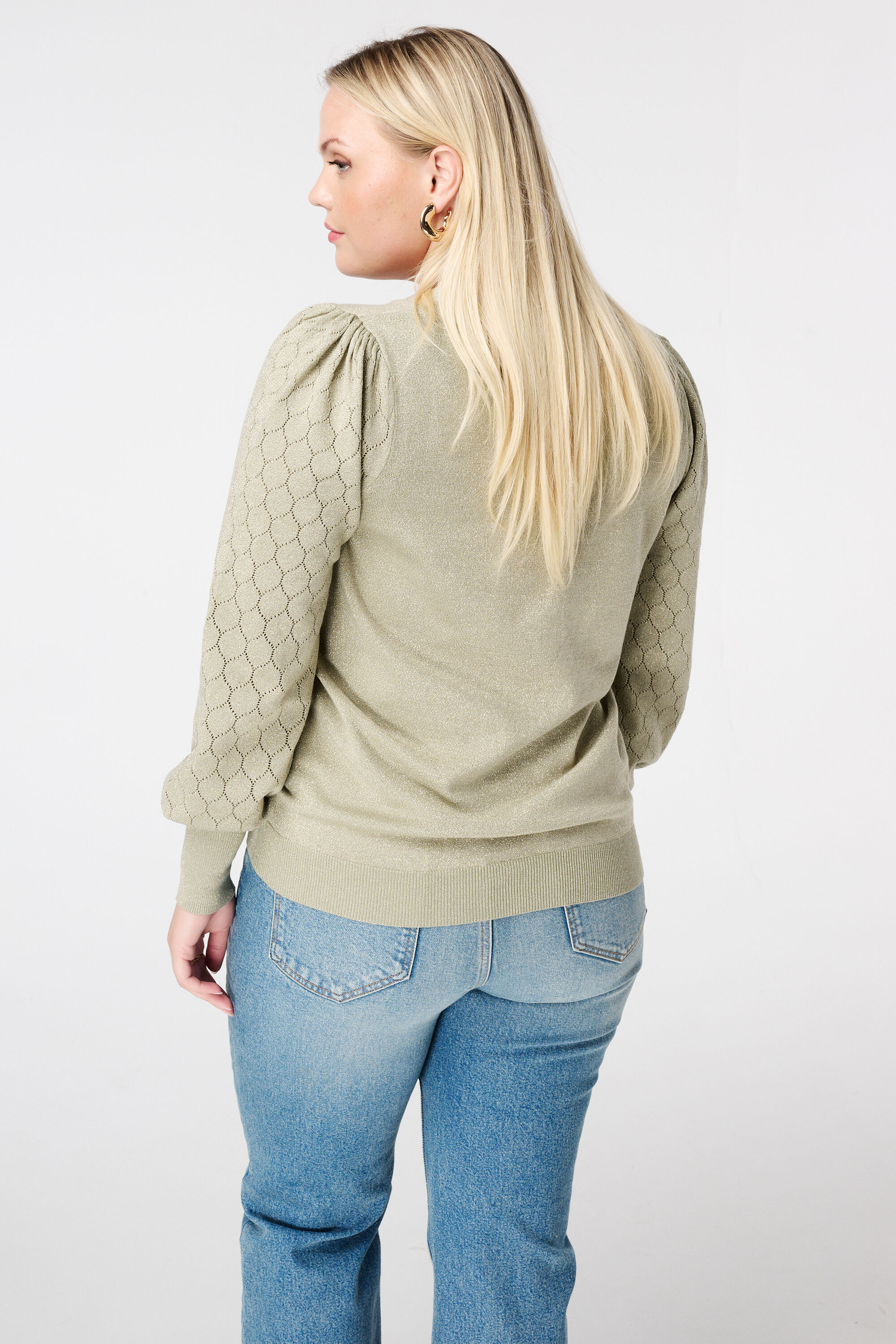 Pull avec lurex et d&eacute;tails sur les manches image number 3