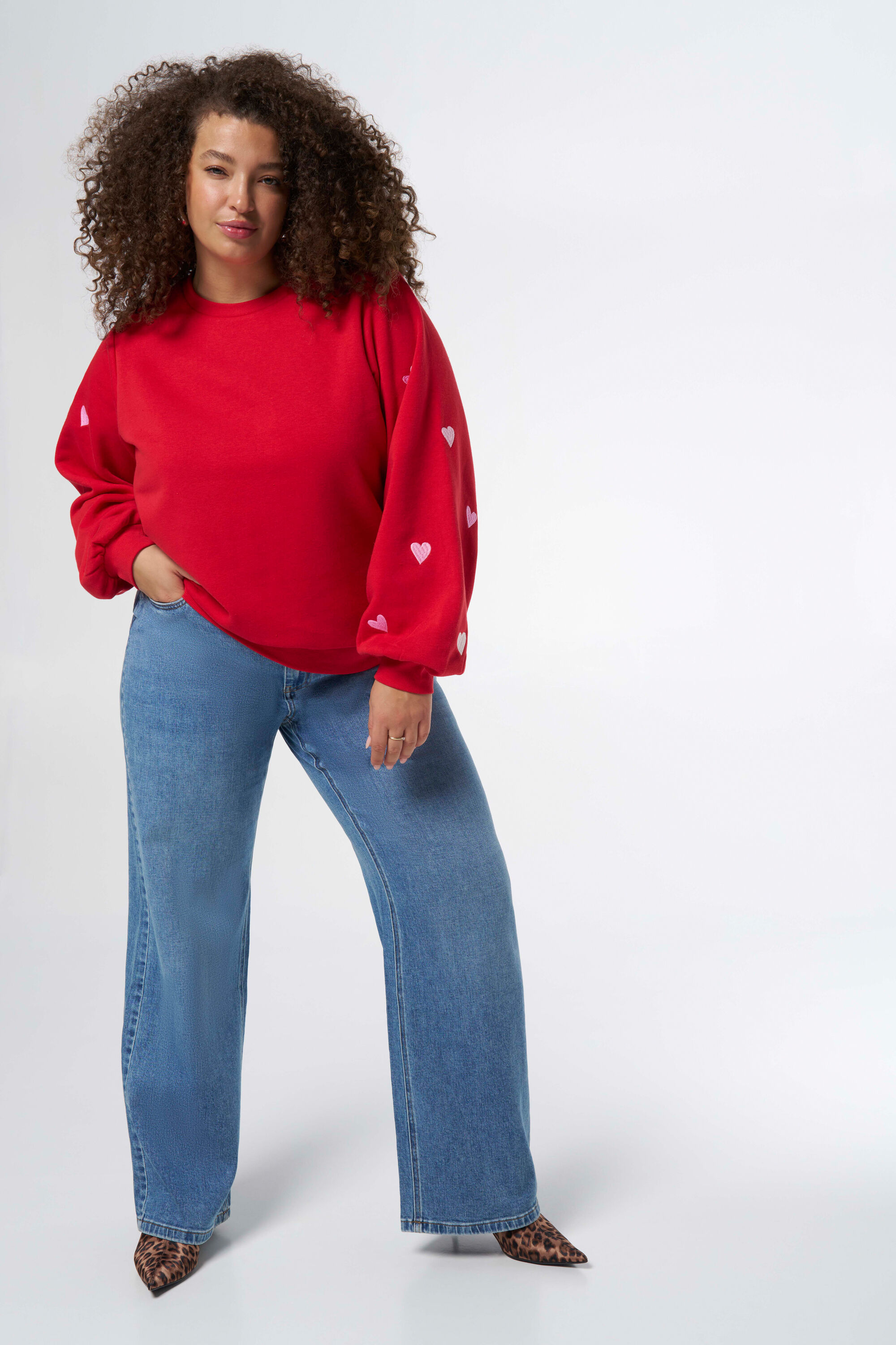 Pull avec motif en forme de c&oelig;ur image number 5