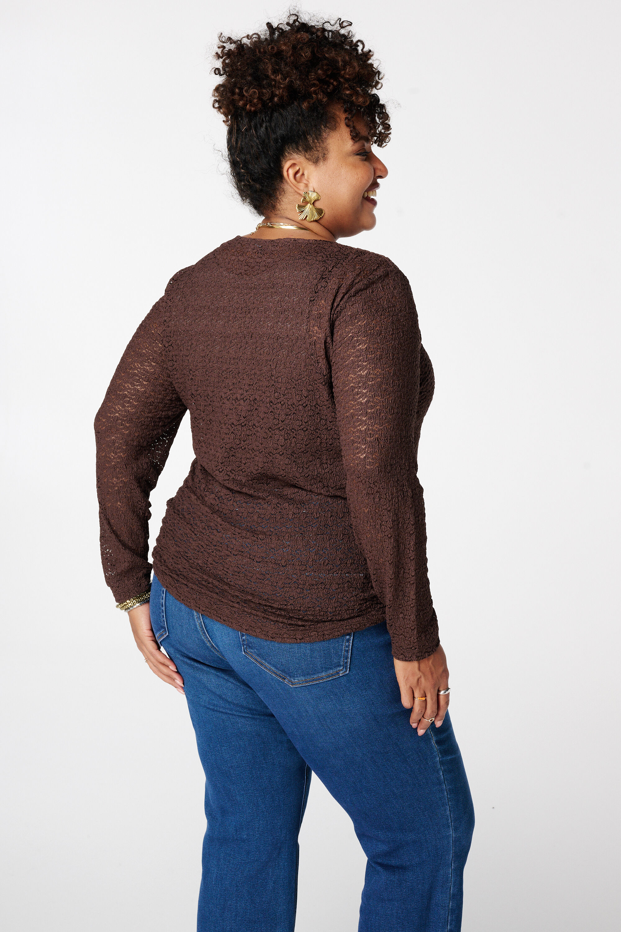 Top en dentelle avec d&eacute;tail ajour&eacute; image number 3