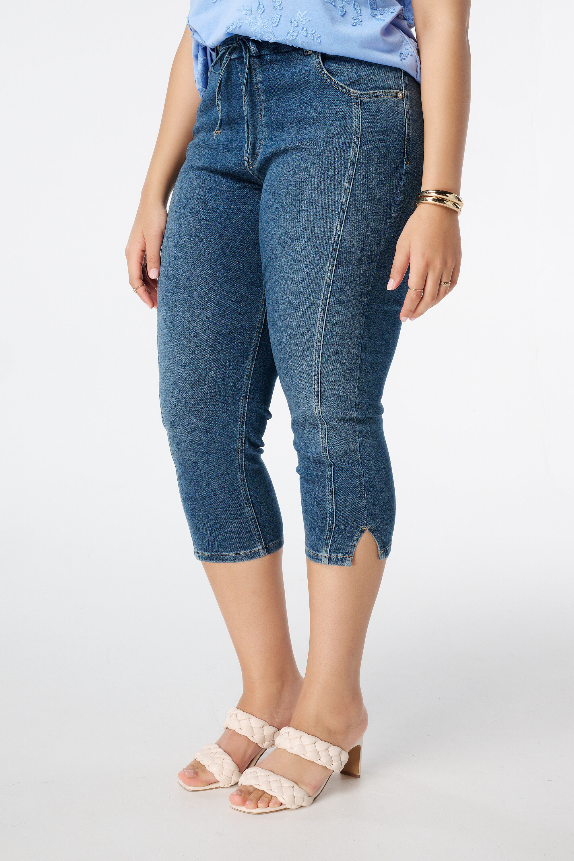 Pantacourt avec cordon image number 5