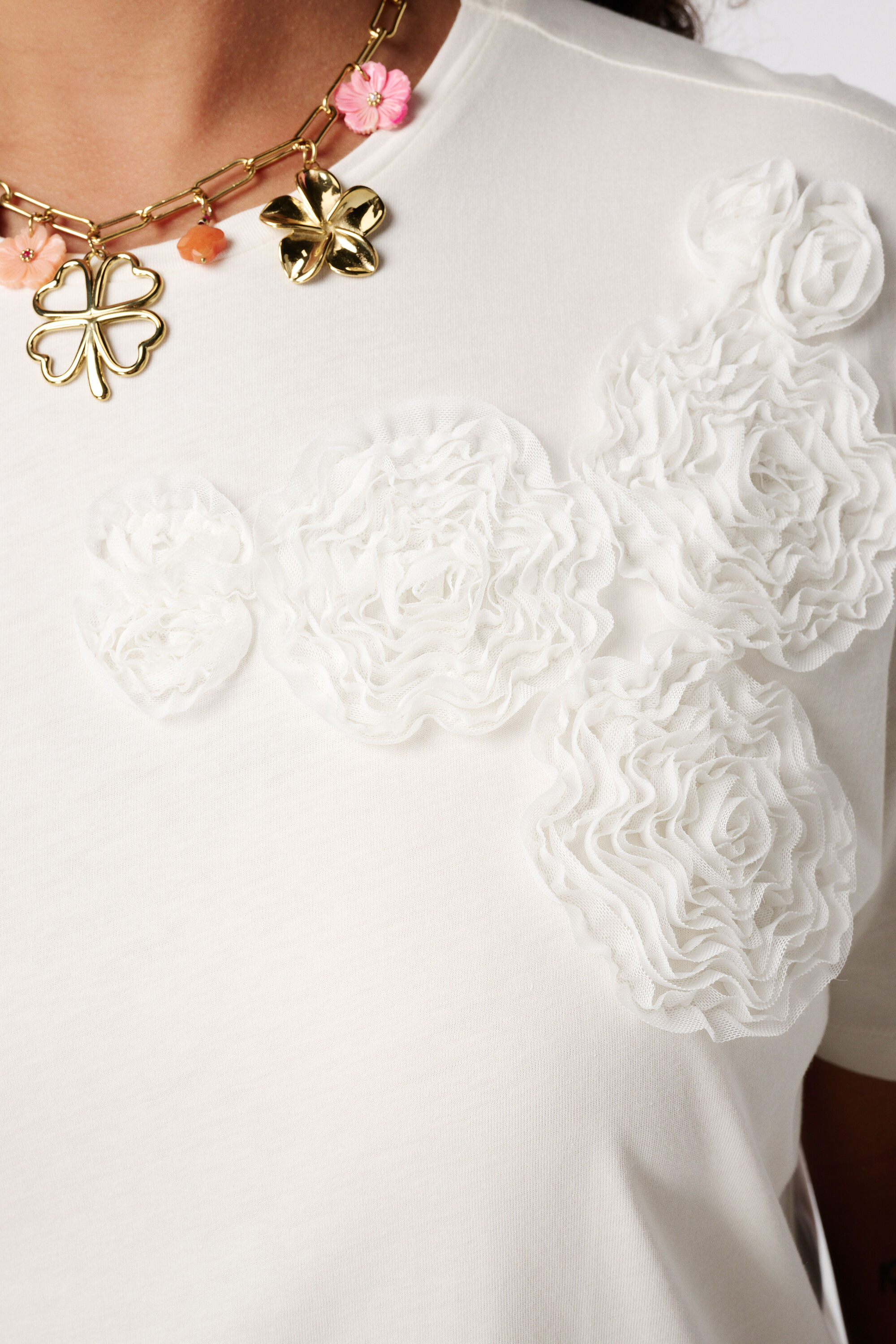 T-shirt avec imprim&eacute; brod&eacute; image number 6