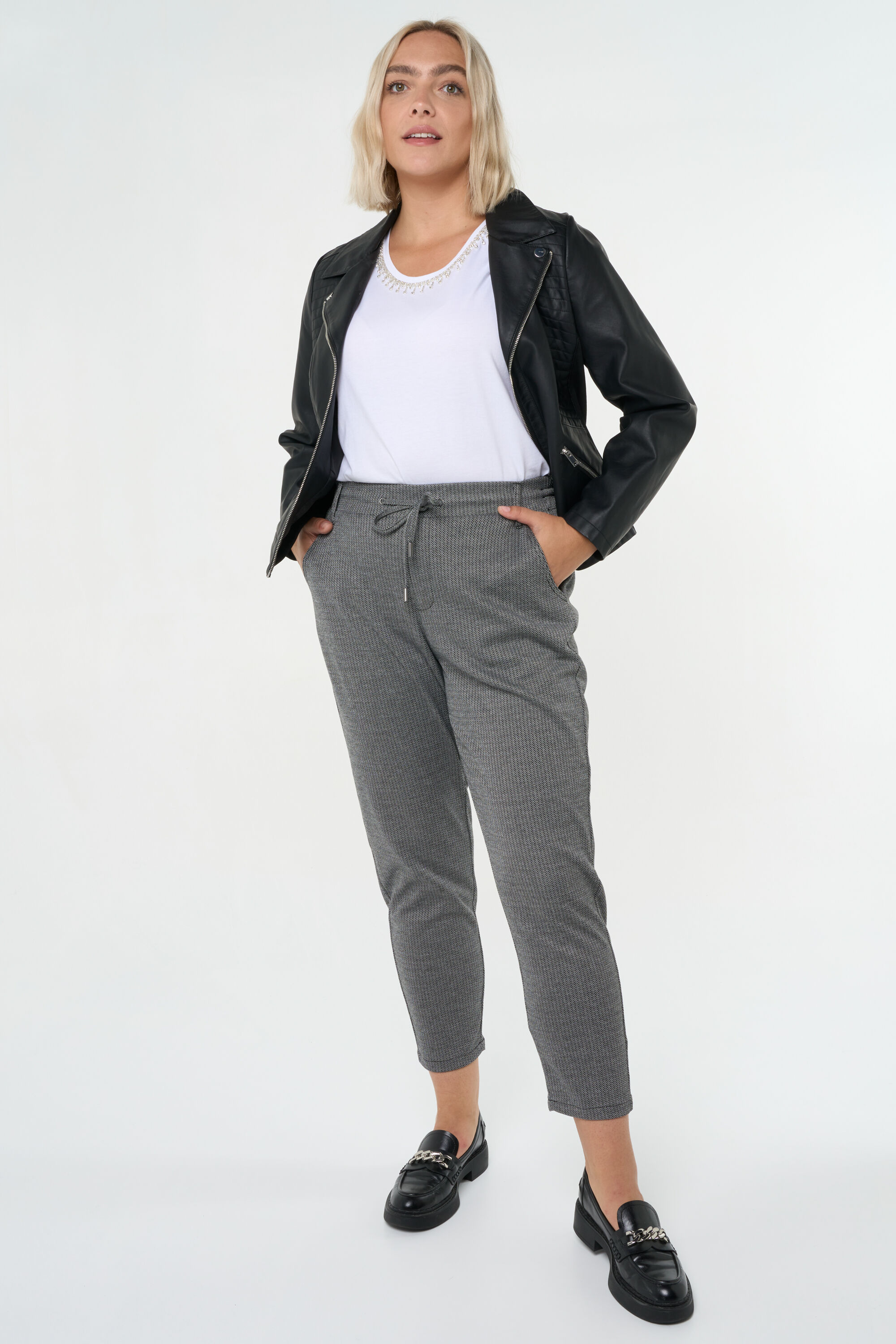 Veste en similicuir noire image number 6