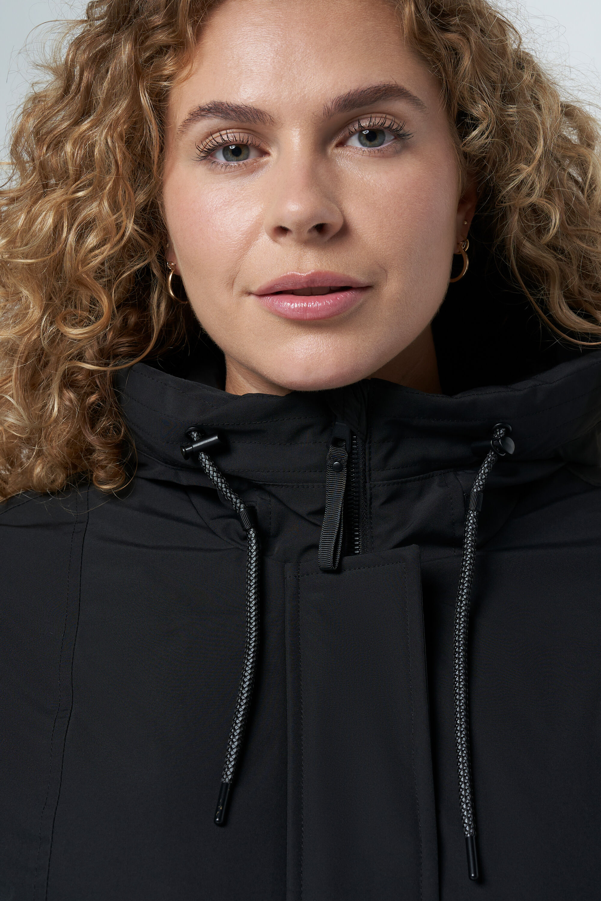 Veste &agrave; capuche image number 4