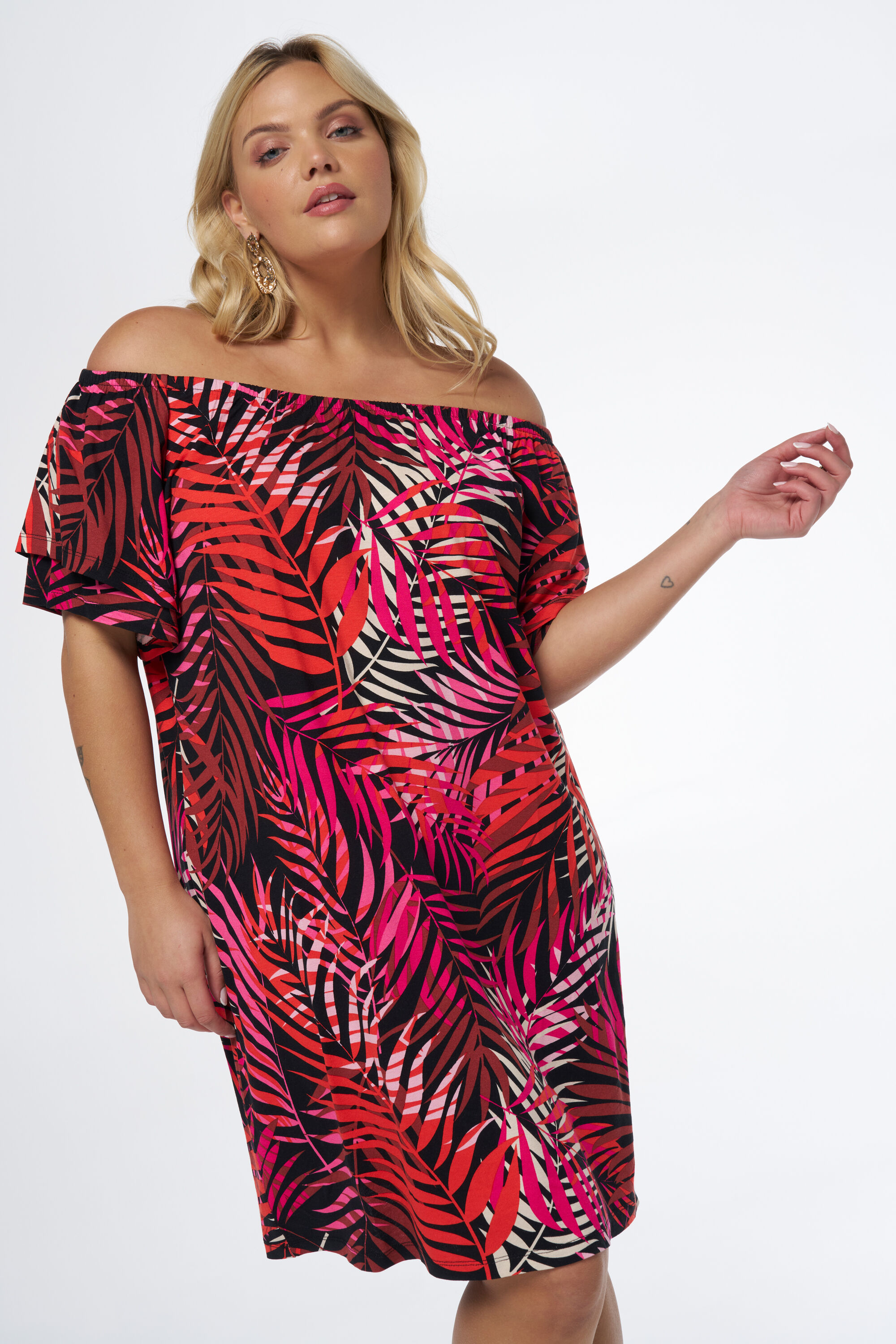 Robe &agrave; &eacute;paules ajour&eacute;es image number 5