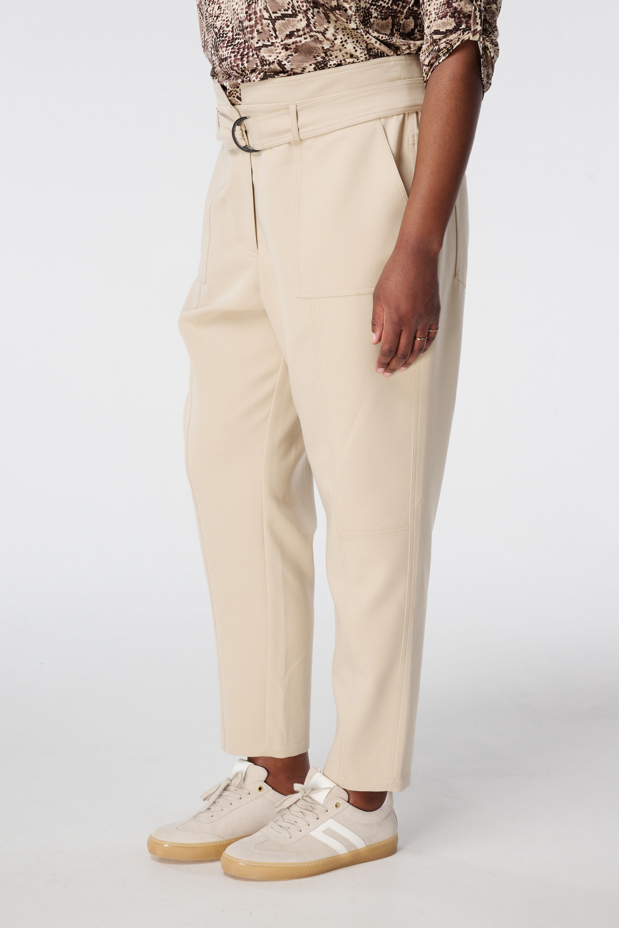 Pantalon paperbag avec ceinture image number 5