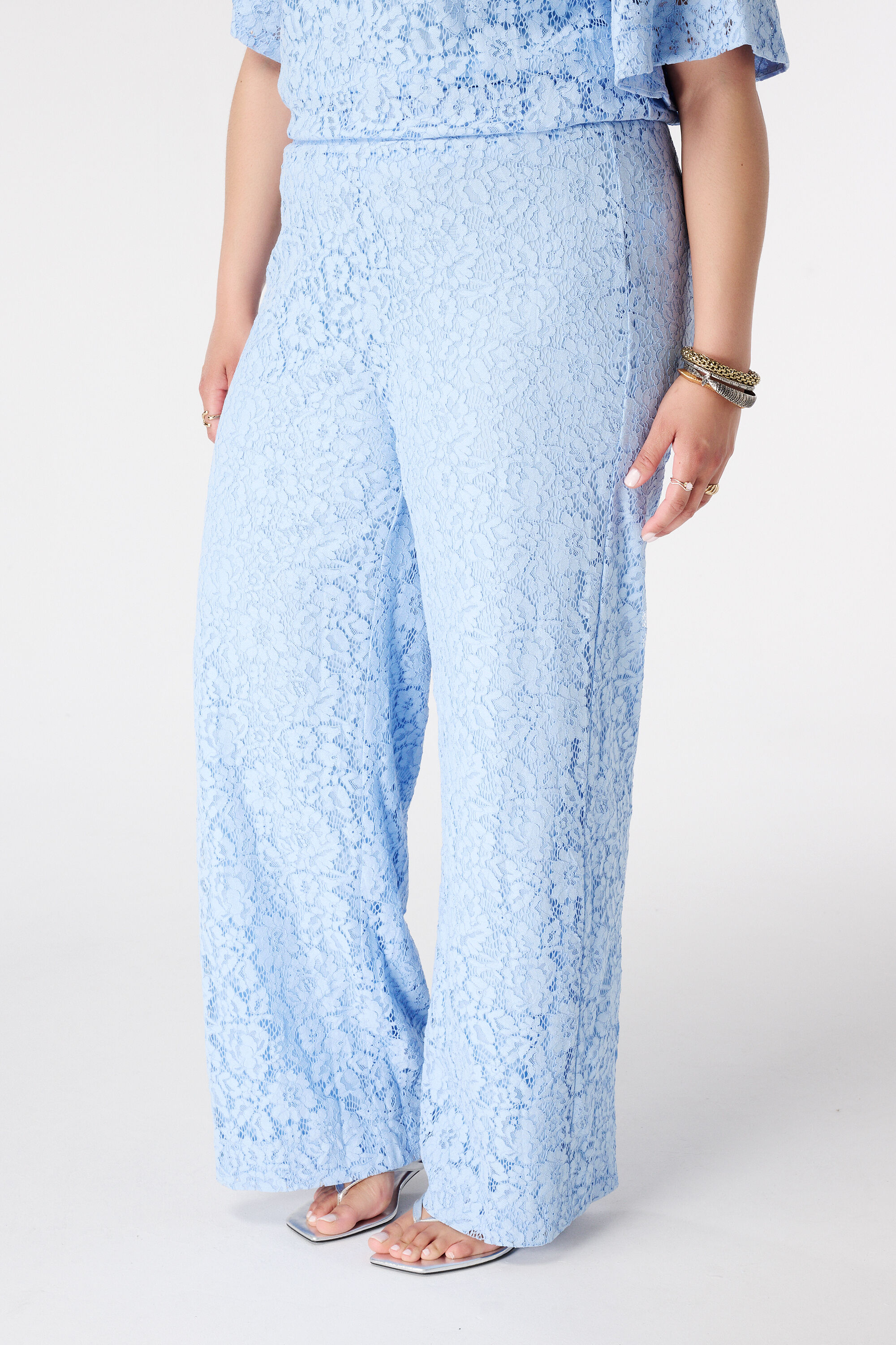 Pantalon en dentelle image number 5