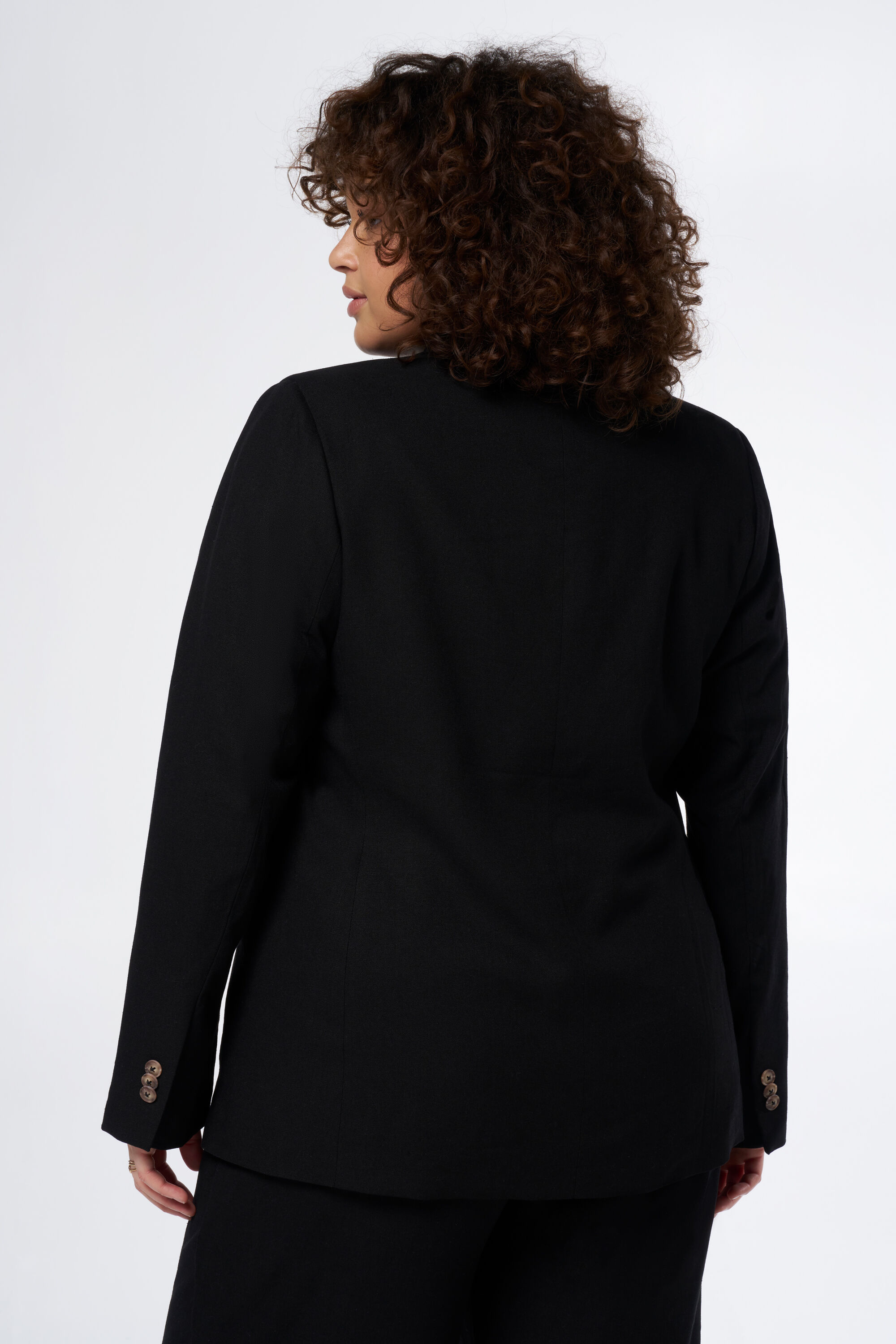 Blazer en lin &agrave; coupe droite image number 3