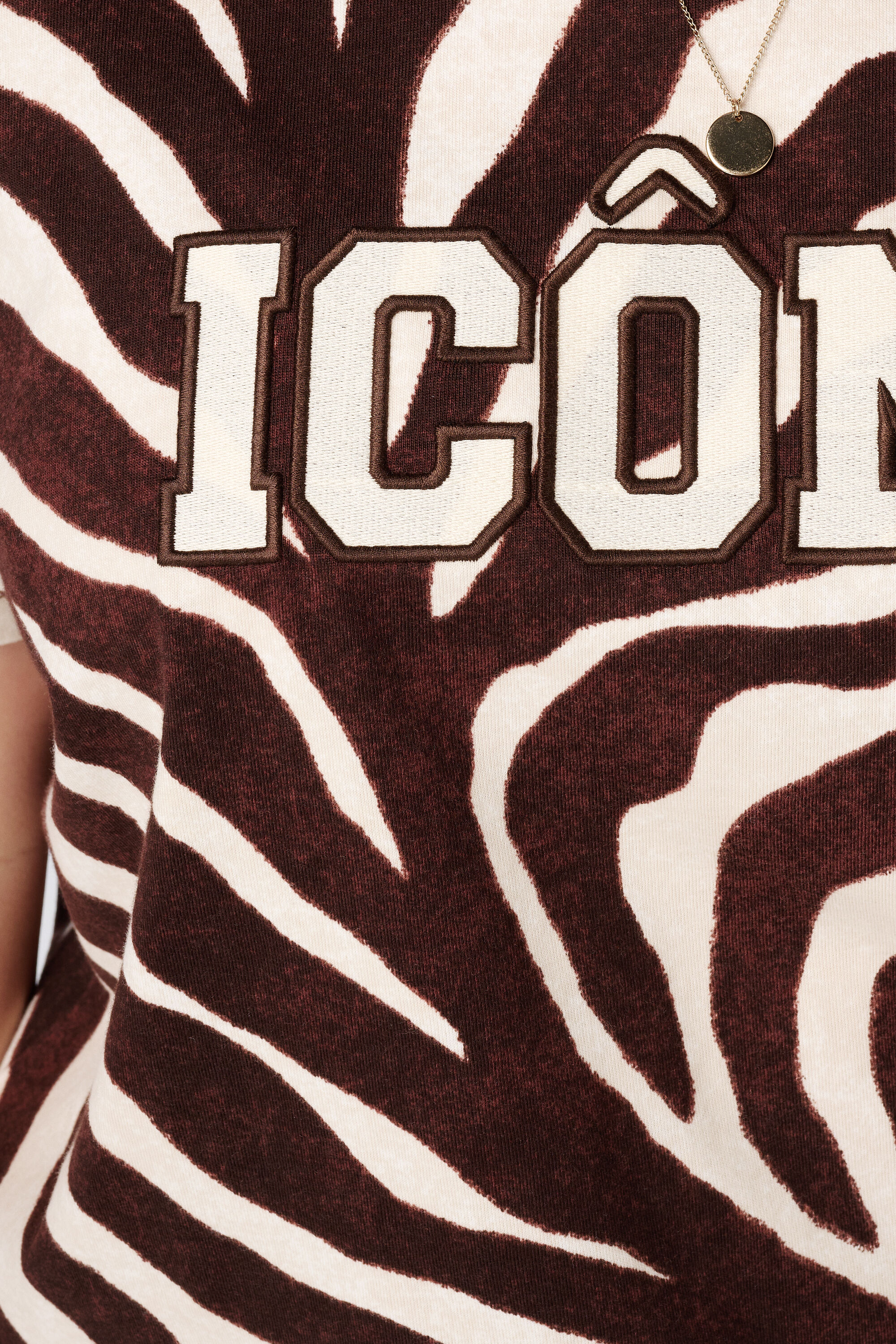 T-shirt &agrave; imprim&eacute; animalier image number 6