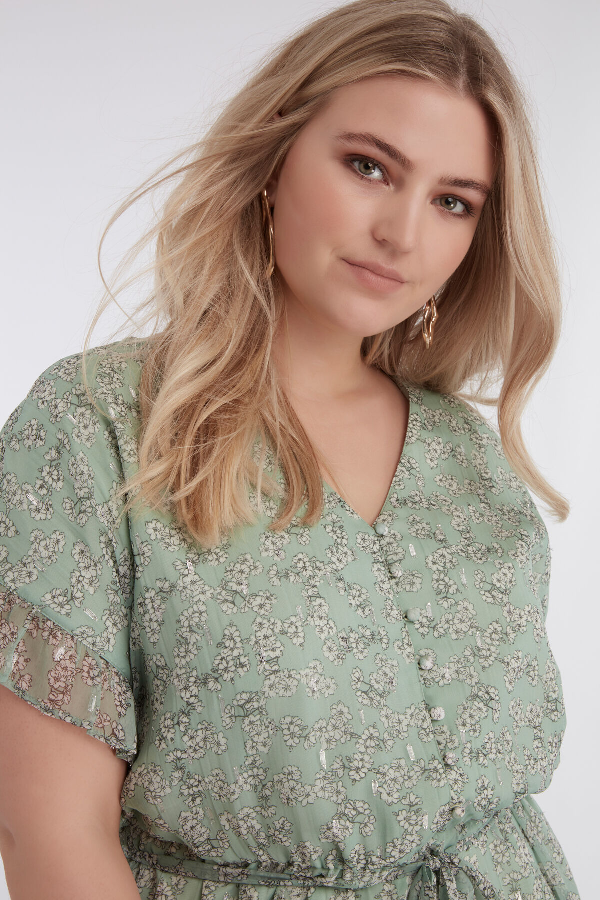 Robe &agrave; imprim&eacute; floral et volants image number 6