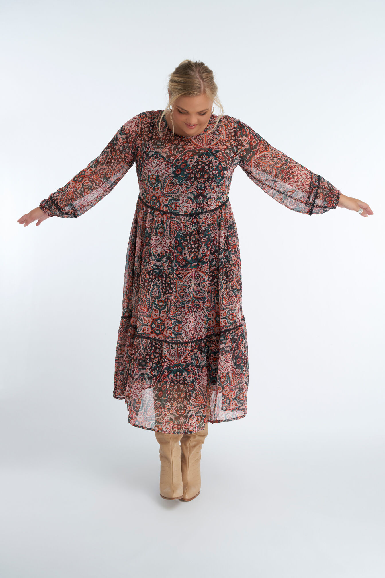 Longue robe ample &agrave; imprim&eacute;  image number 6