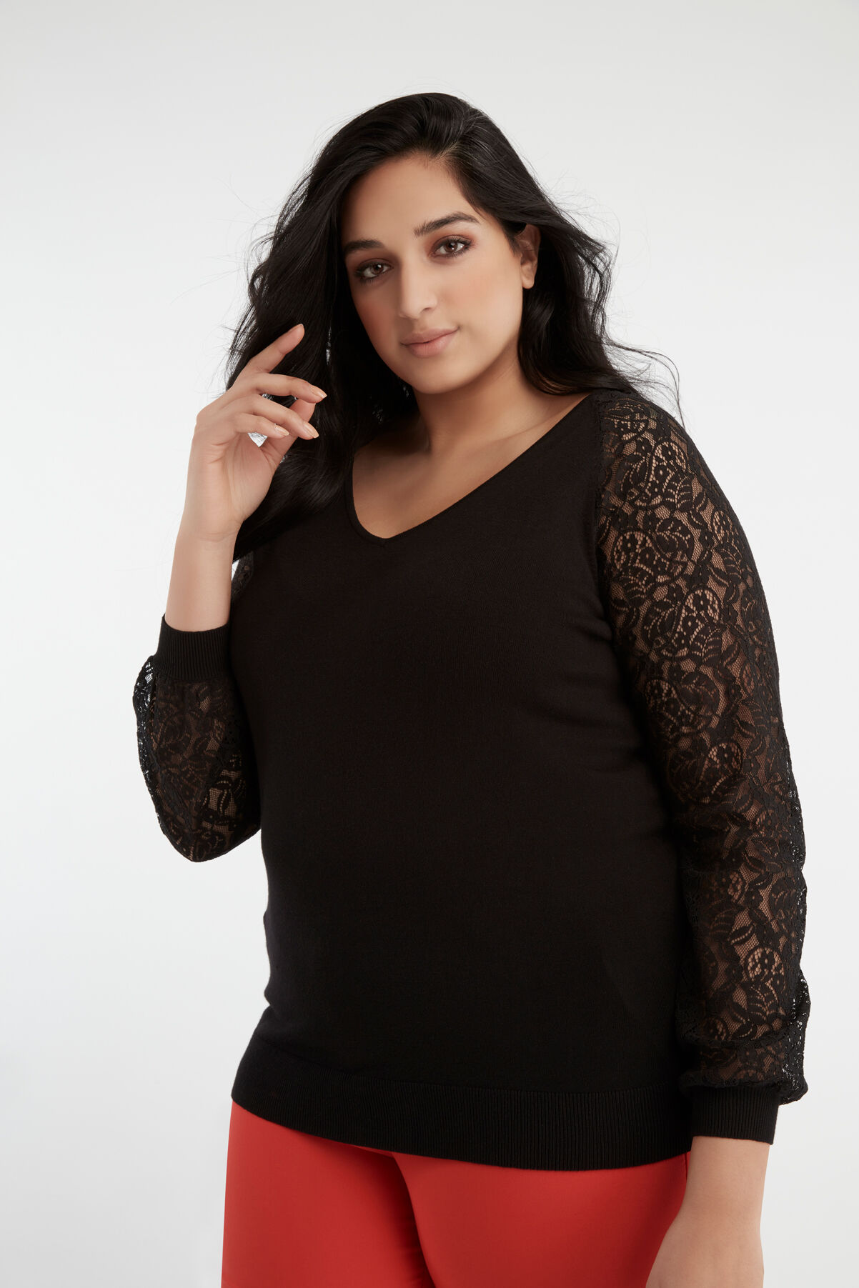 Pull avec dentelle image number 0