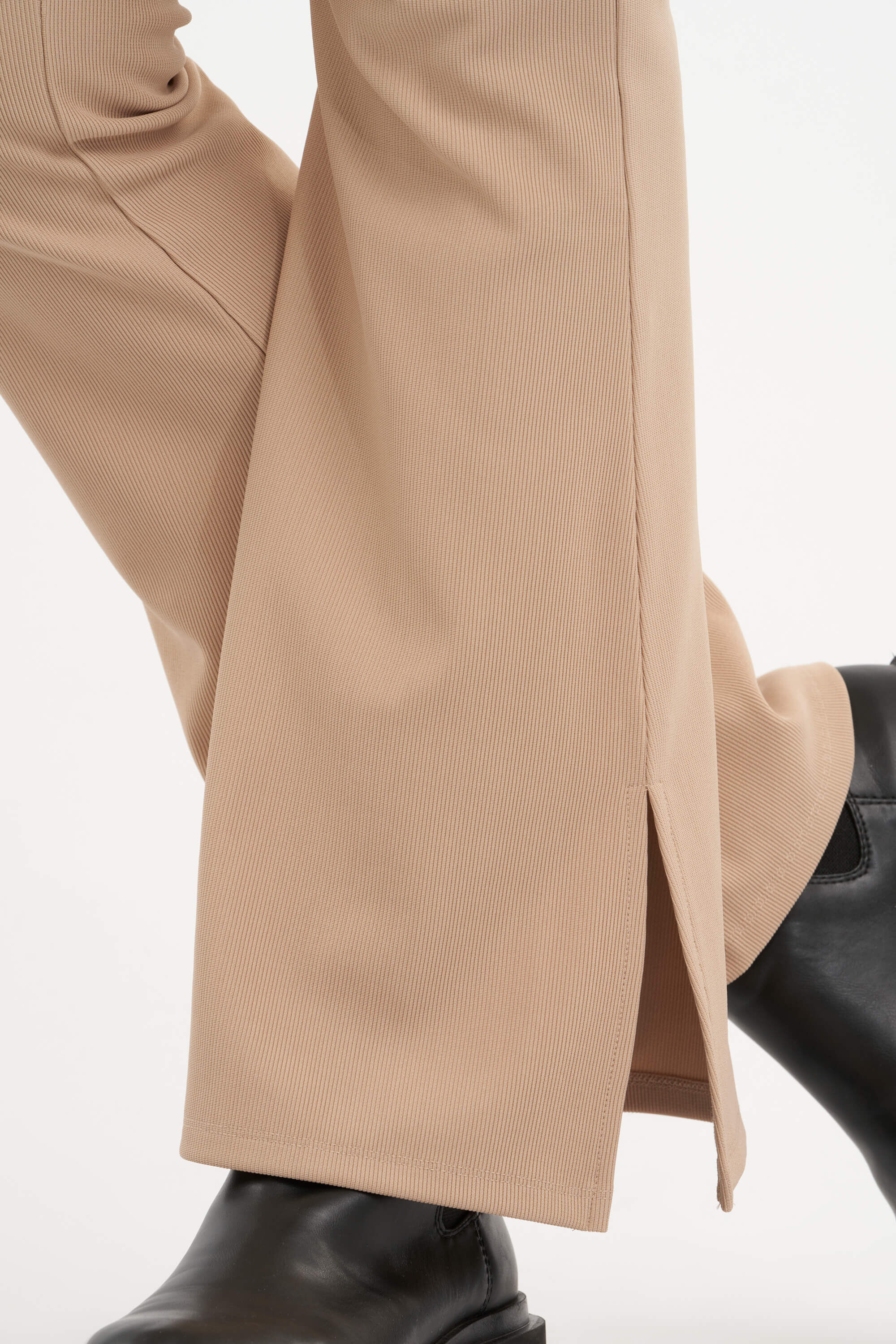 Legging &eacute;vas&eacute; avec fentes image number 6