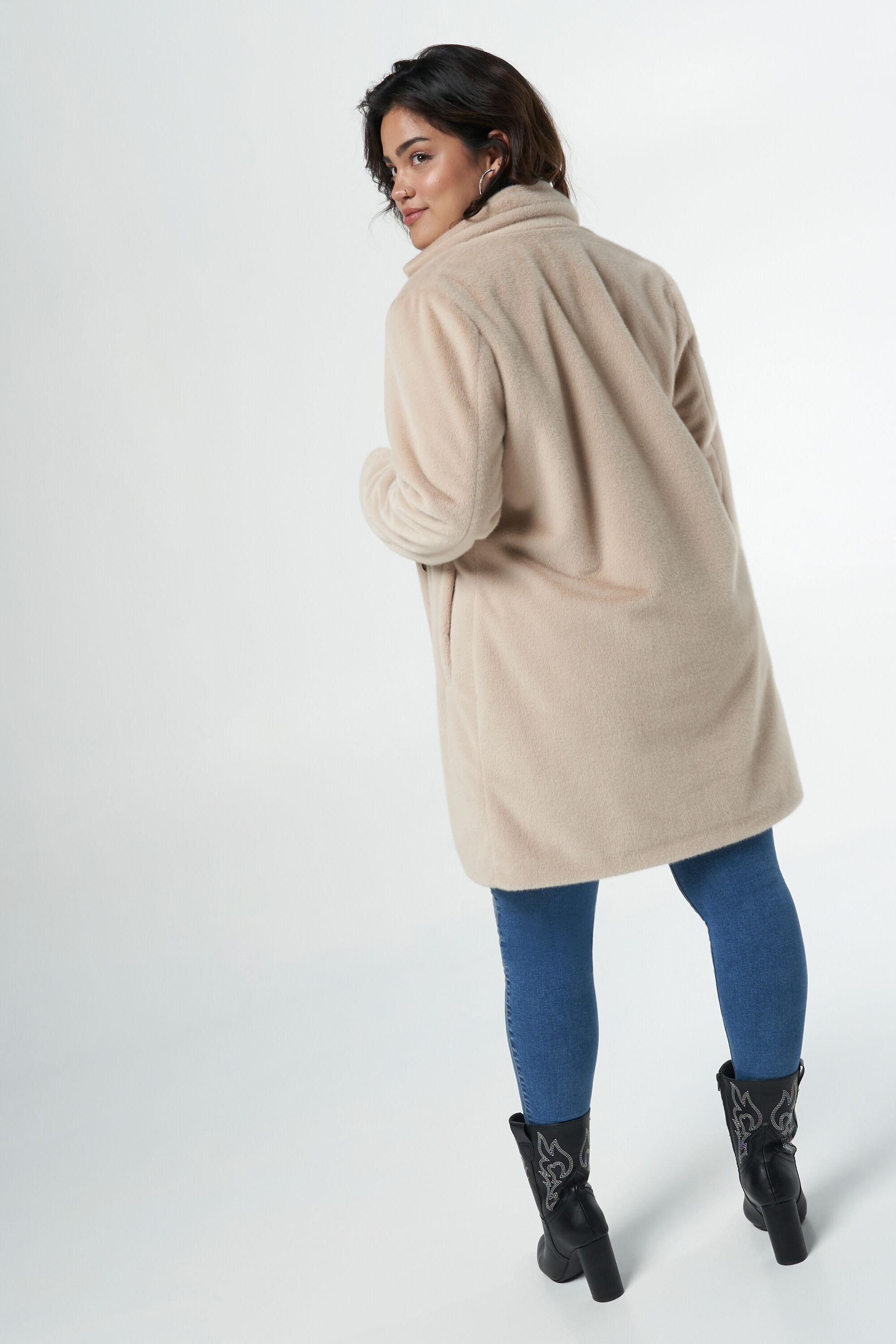 Manteau en fausse fourrure image number 3