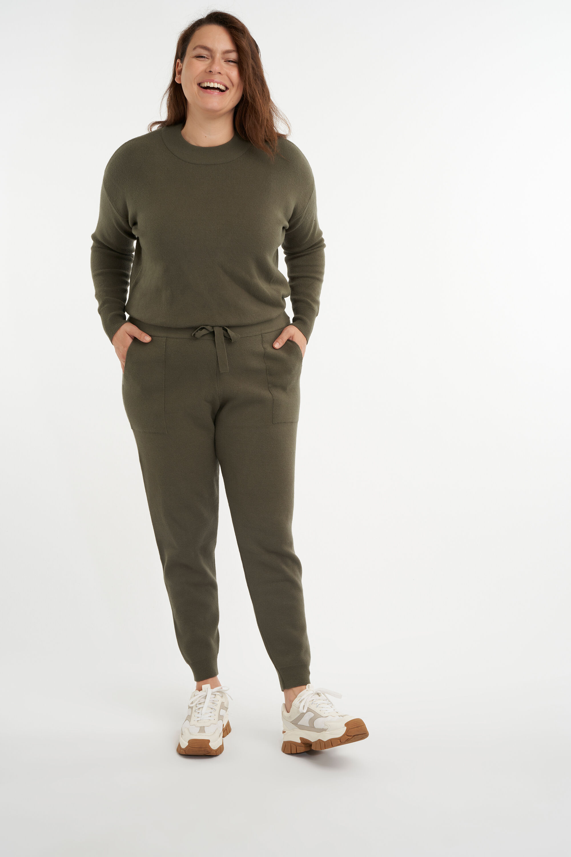 Pantalon confortable en maille fine image number 4