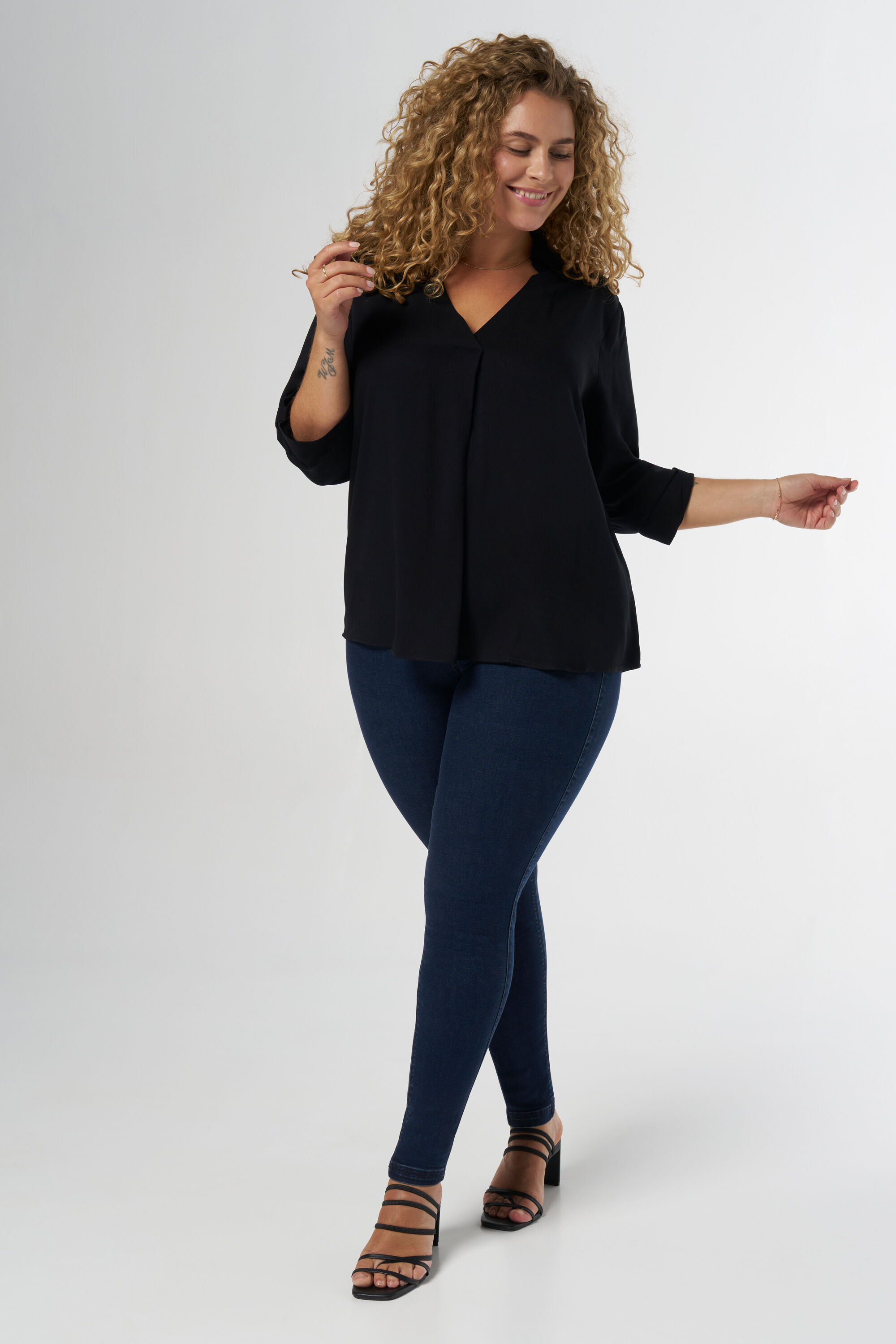 Chemisier avec col en V image number 5